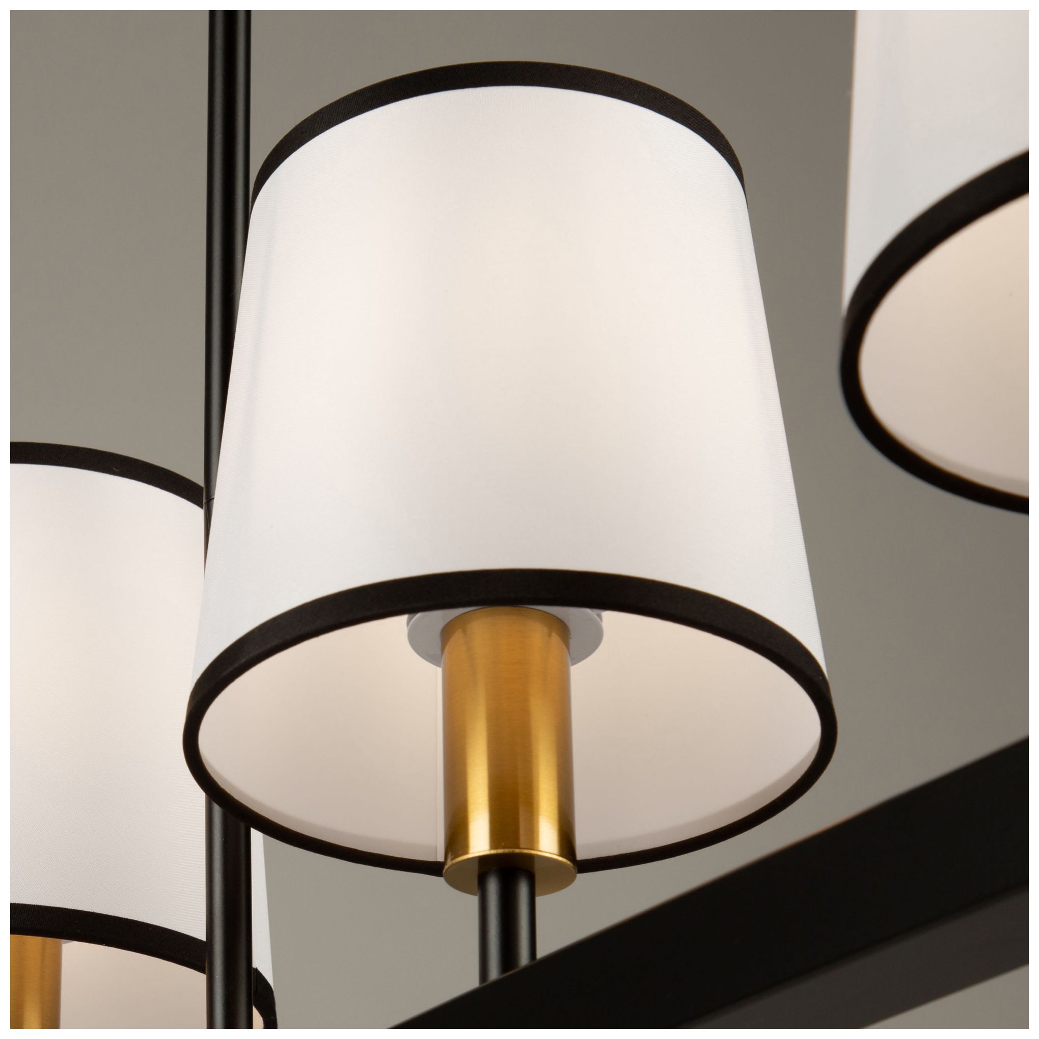 Coco 5 Light Island Black and Gold