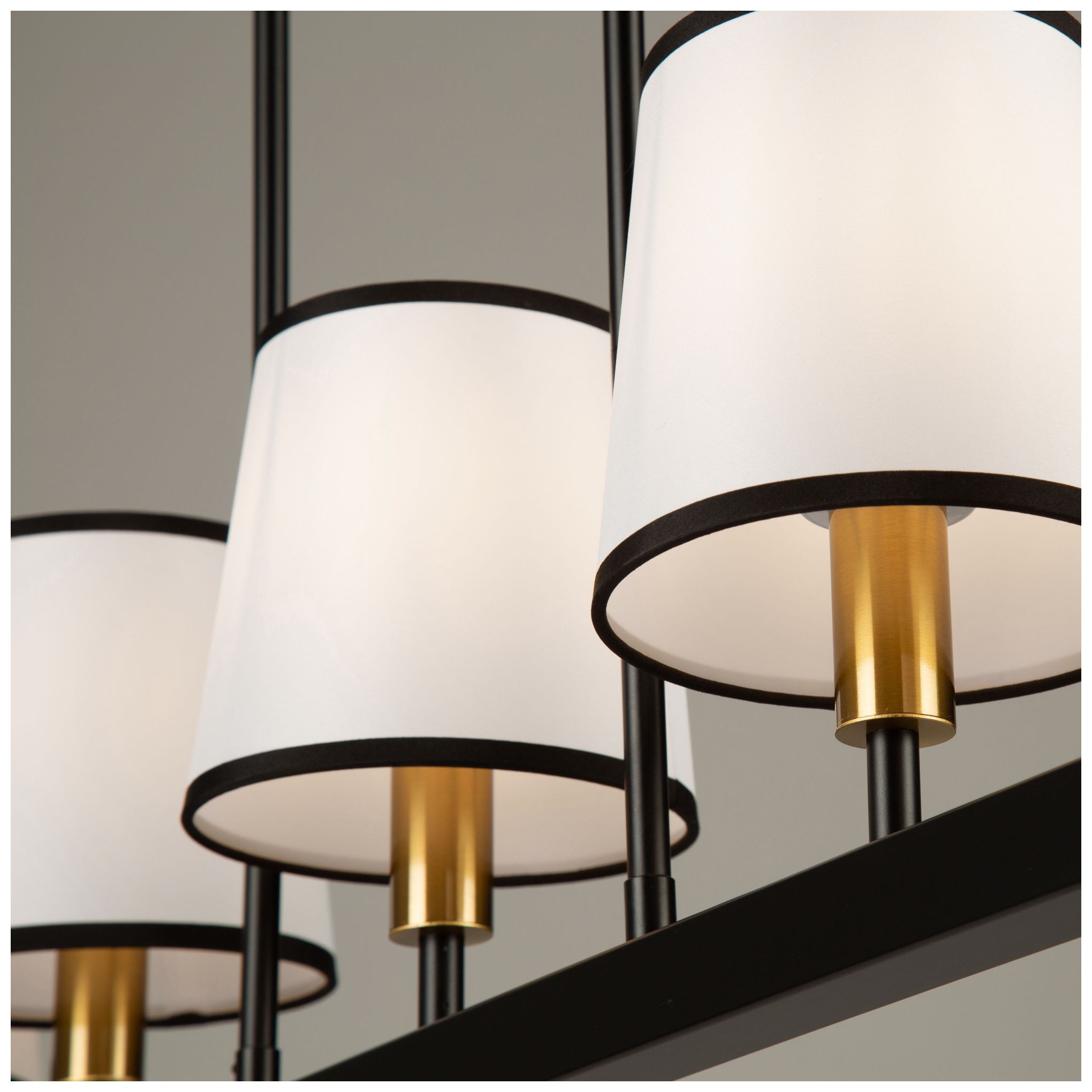 Coco 5 Light Island Black and Gold