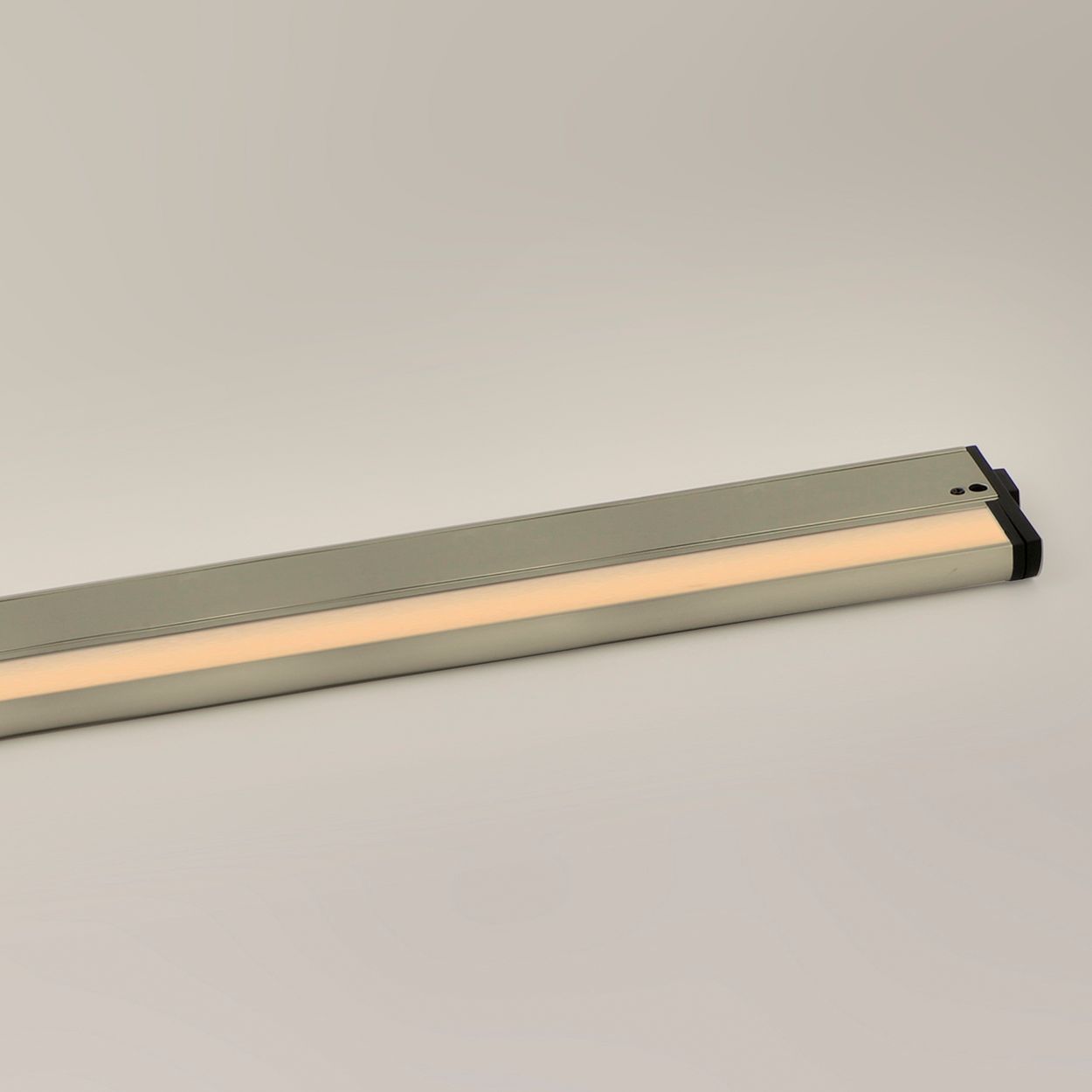 Thumbnail4 of CounterMax 5K 36" 2700-5000K LED Under Cabinet more views