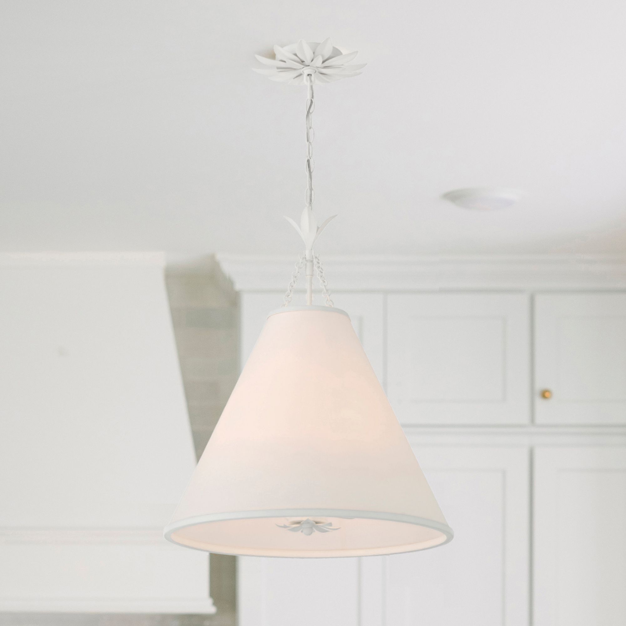 Crystorama Broche White Collection