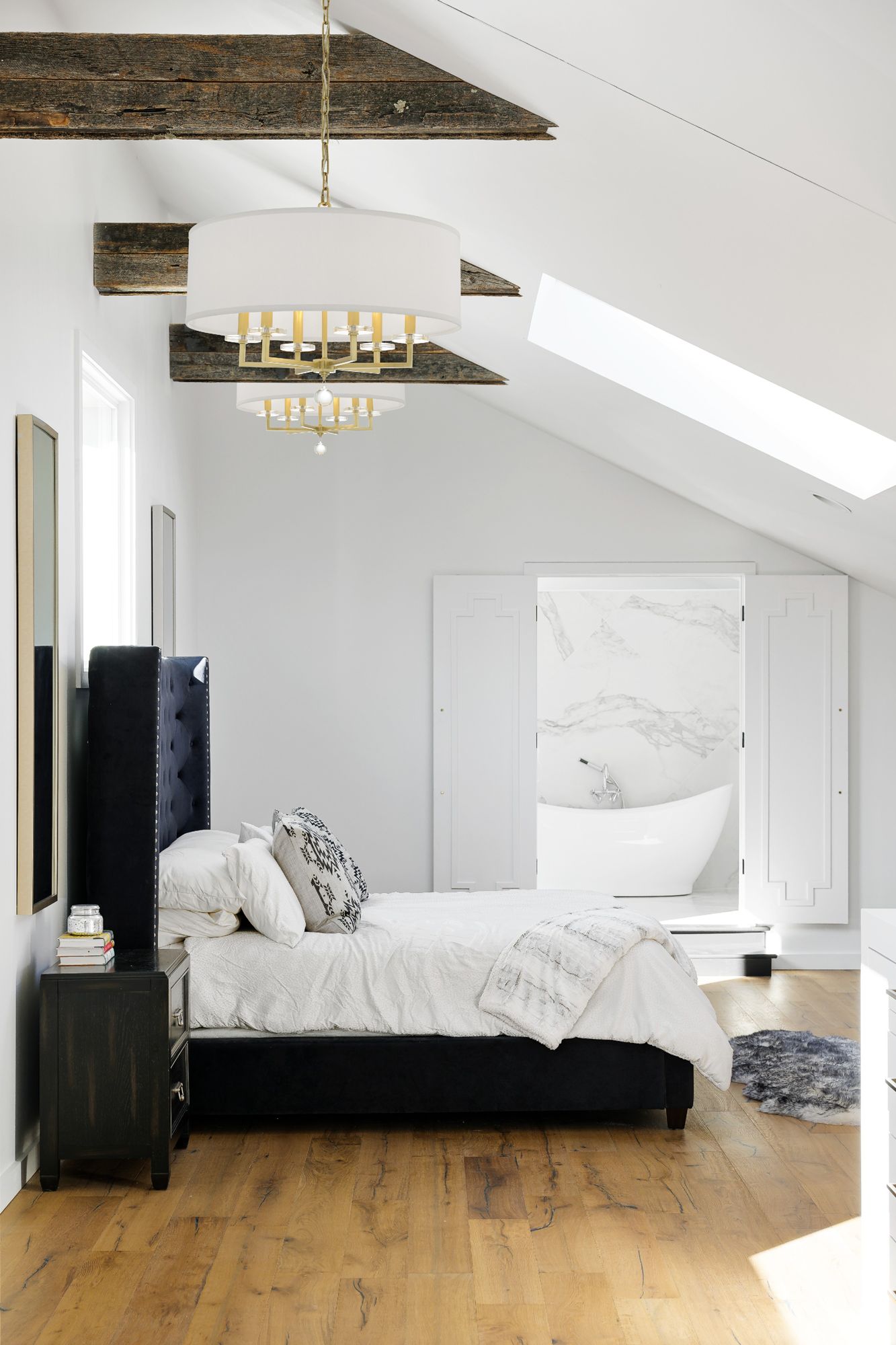 Image 5 Crystorama Paxton 25.5'' Aged Brass Chandelier more views