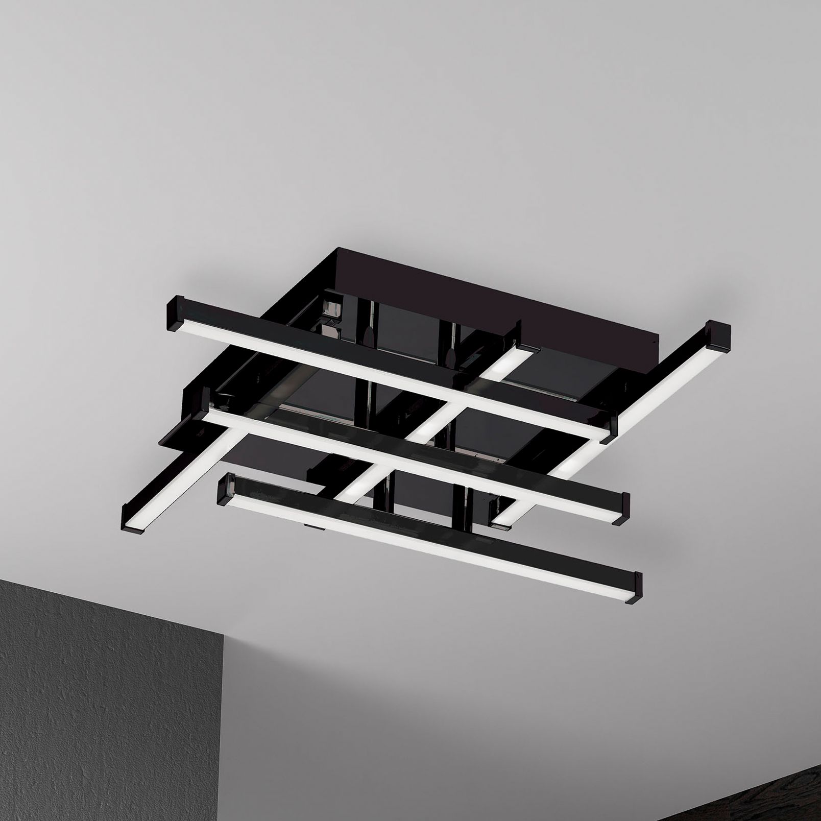 Dainolite Summit Black Collection