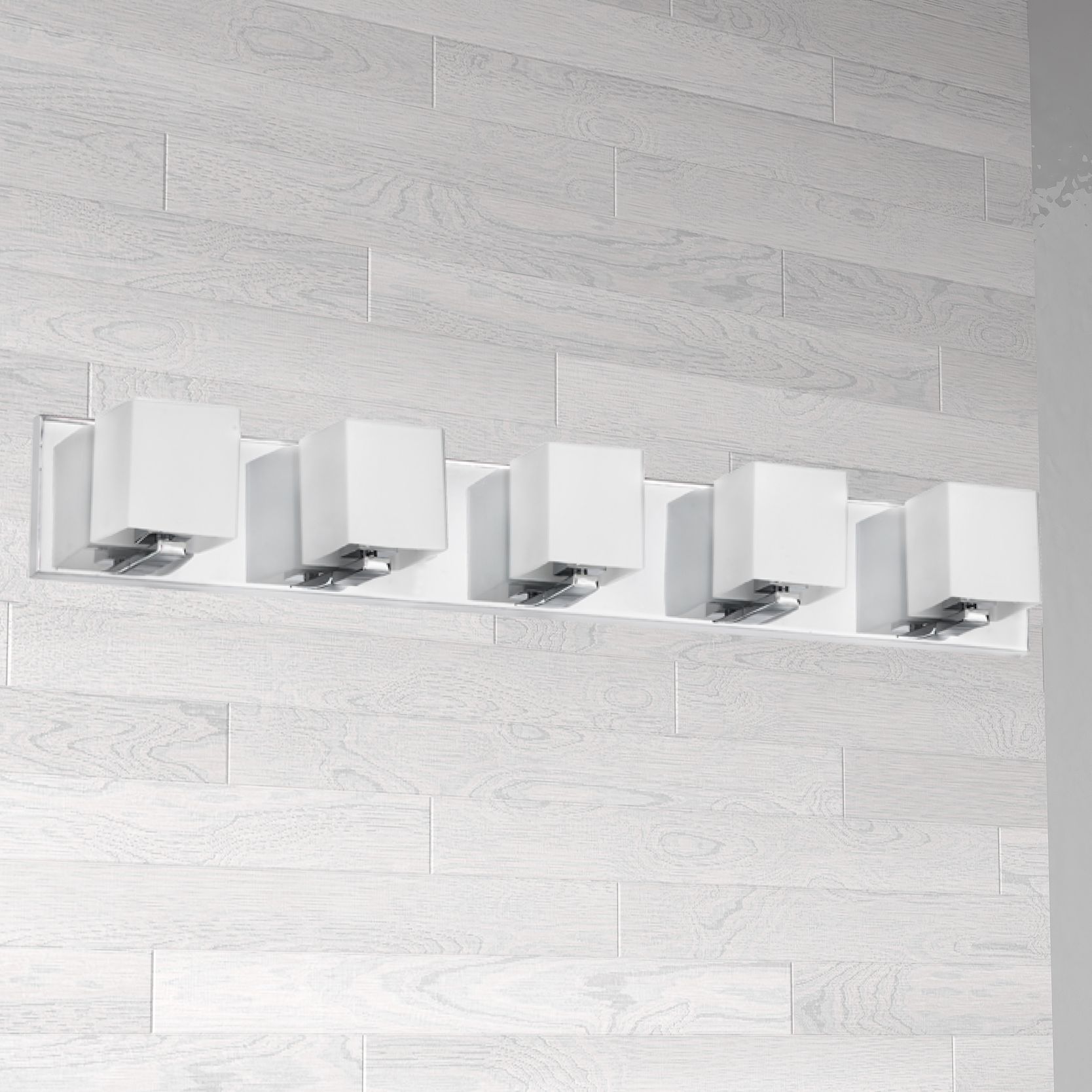 Dainolite Verona Chrome Collection