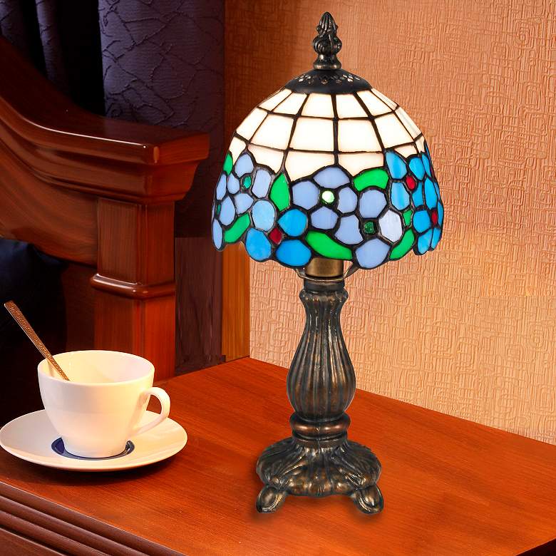 Image 1 Dale Tiffany 12 In. Daisy Tiffany Accent Table Lamp