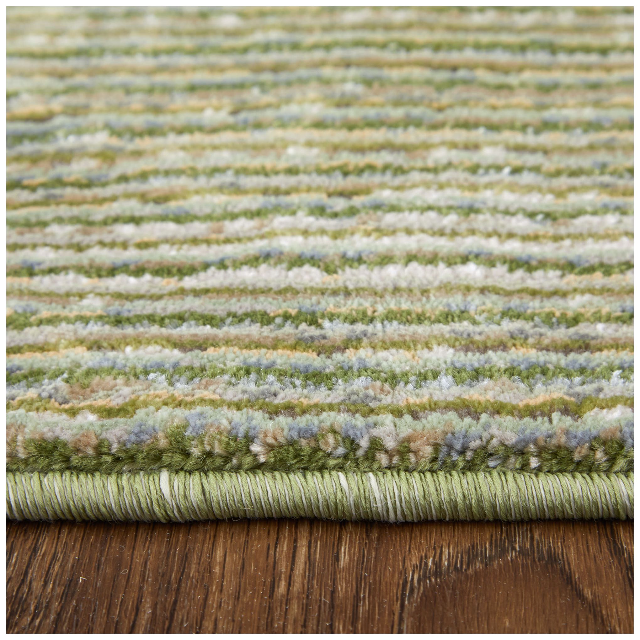 Deja Solid Indoor Green Area Rug 39PJF 6'-7" x 9'-6"