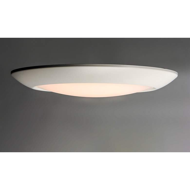 Image 1 Diverse 7.5" LED Flush Mount 2700K
