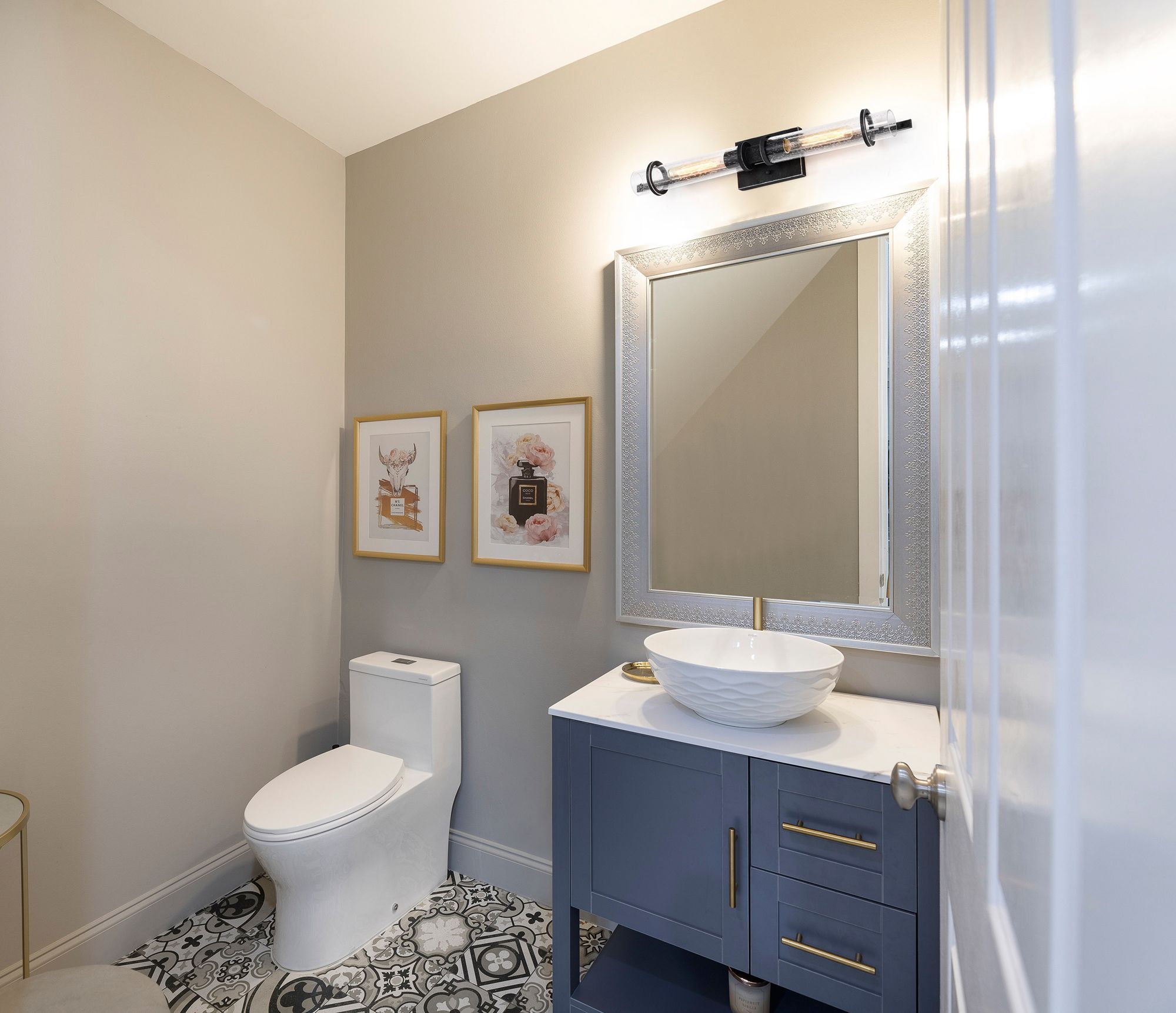 Donzi; 2 Light; Vanity Fixture; Iron Black Finish