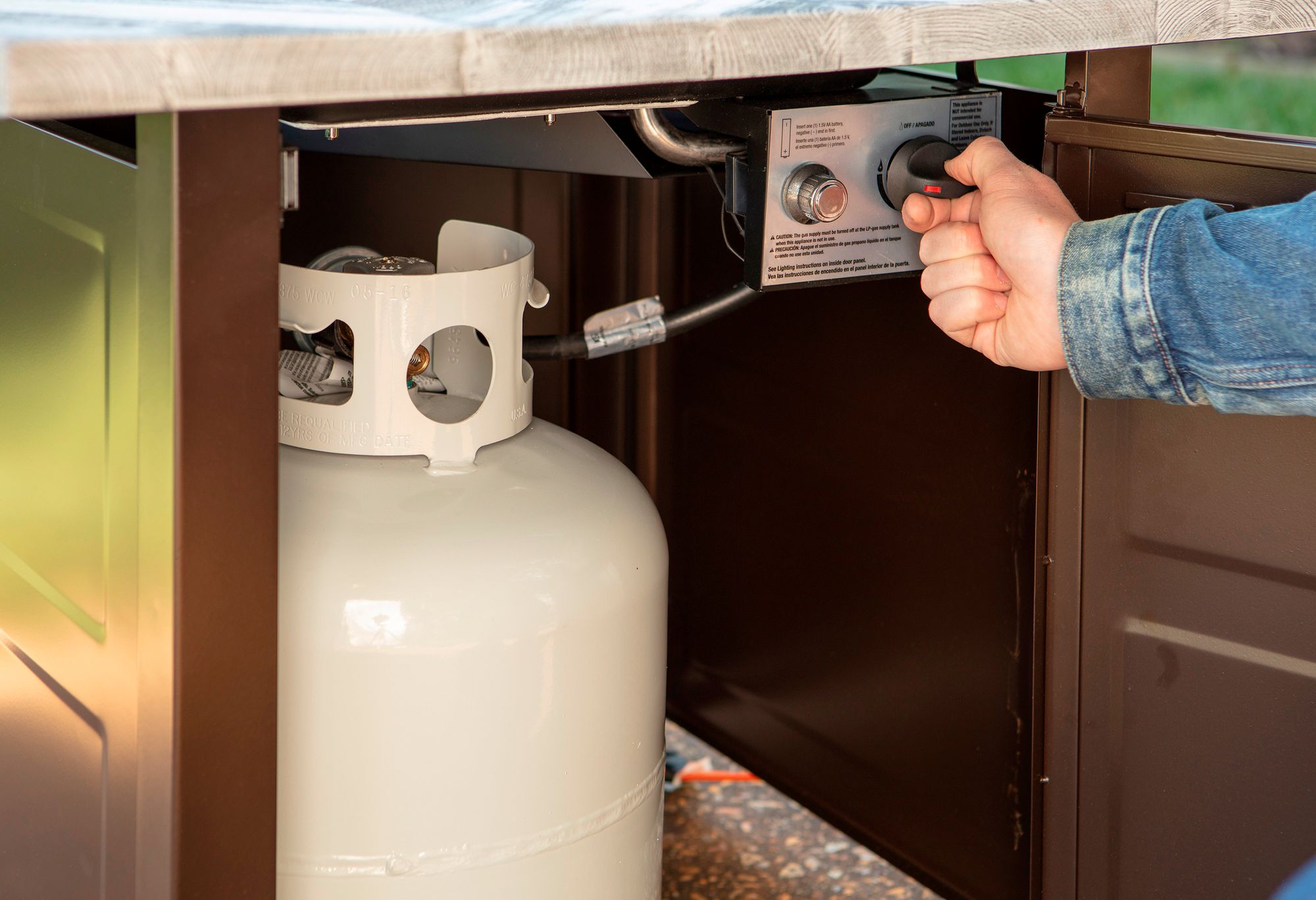 Duvall 30" Wide LP Gas Fire Pit Table