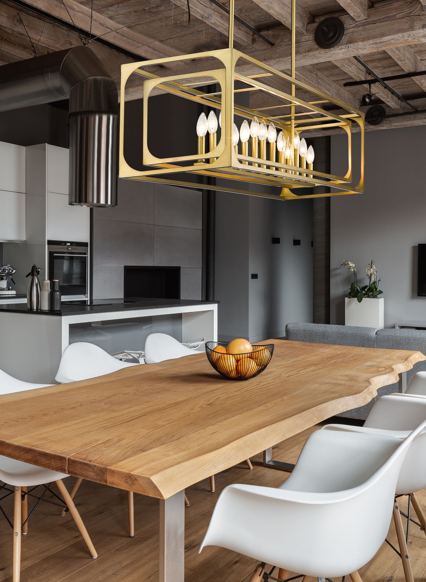 Image 4 Easton by Z-Lite Rubbed Brass 13 inch 13 Light Island more views