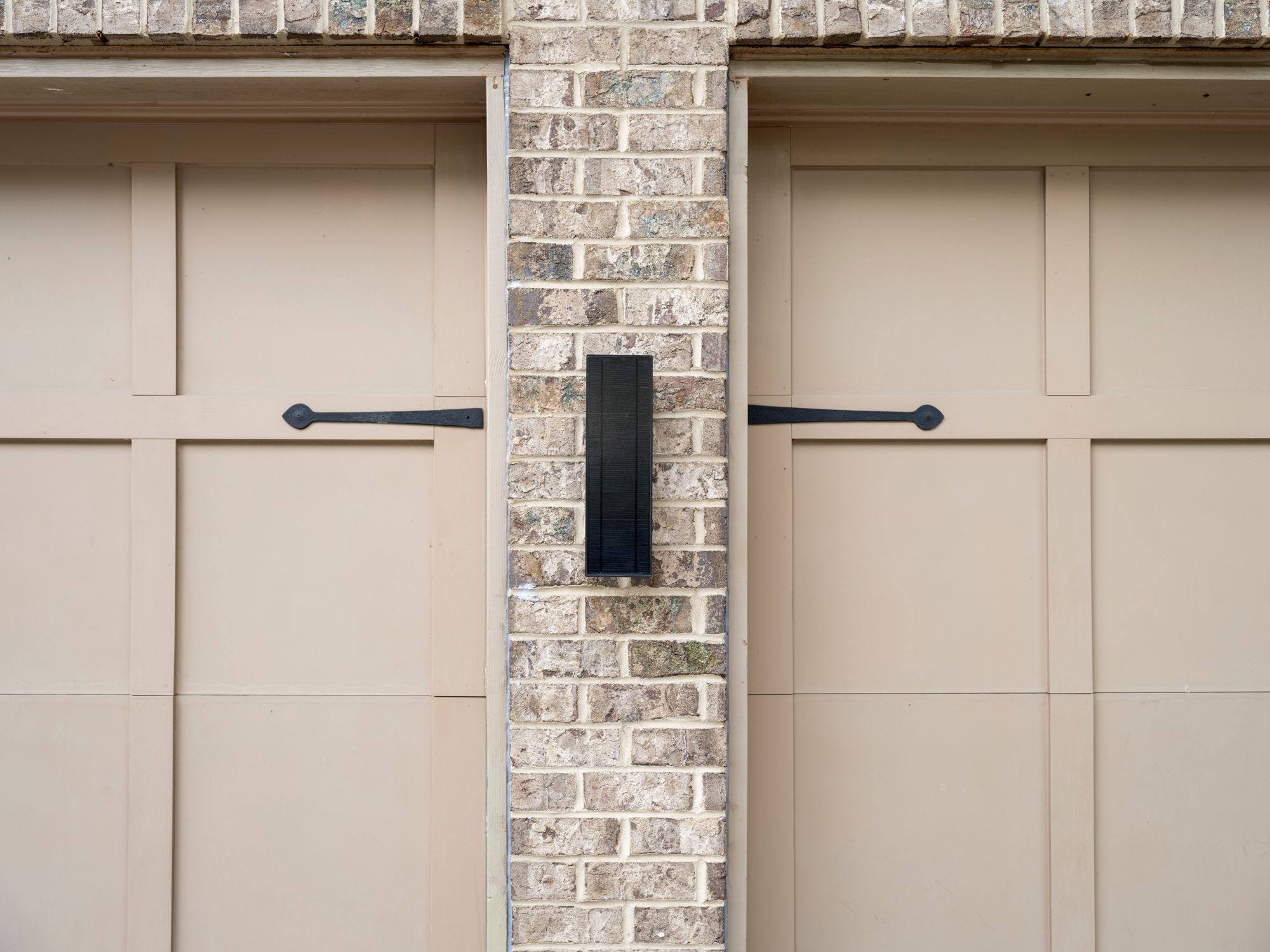 Eclipse Backlight Solar Wall Light