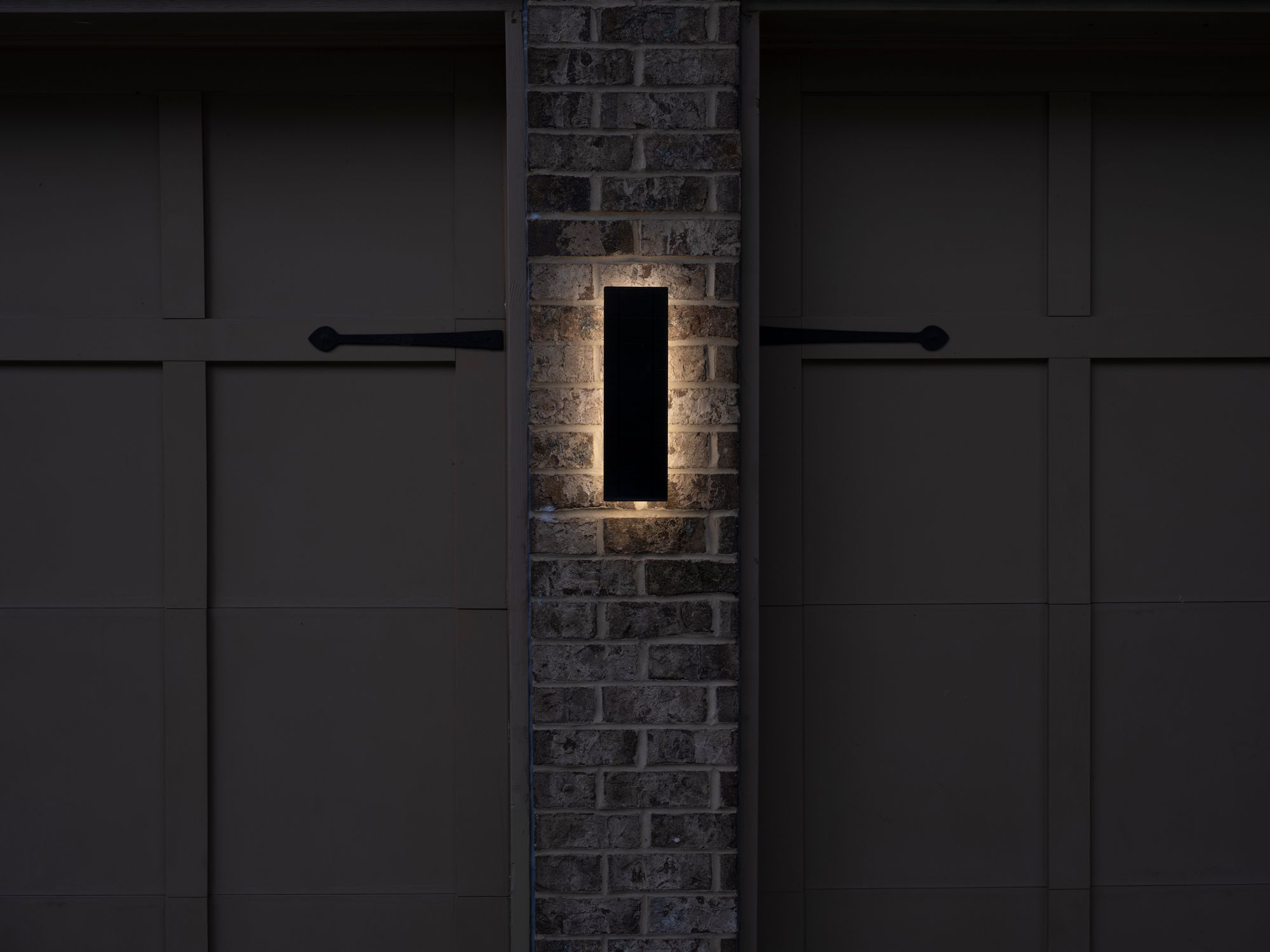 Eclipse Backlight Solar Wall Light