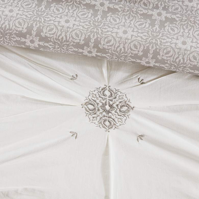 Image 7 Edna Ivory Gray Medallion 6-Piece Full/Queen Comforter Set more views