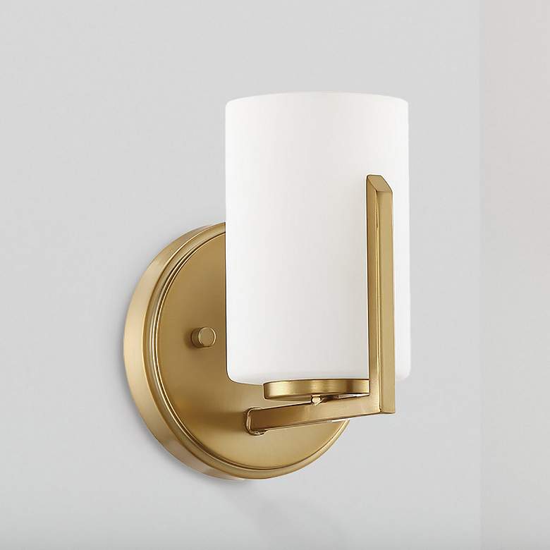 Image 1 Elara 5,25 in. 1 Light Wall Sconce Brushed Gold Finish