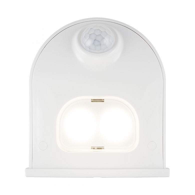 Image 2 Energizer White Battery Over-the-Door LED Security Light more views