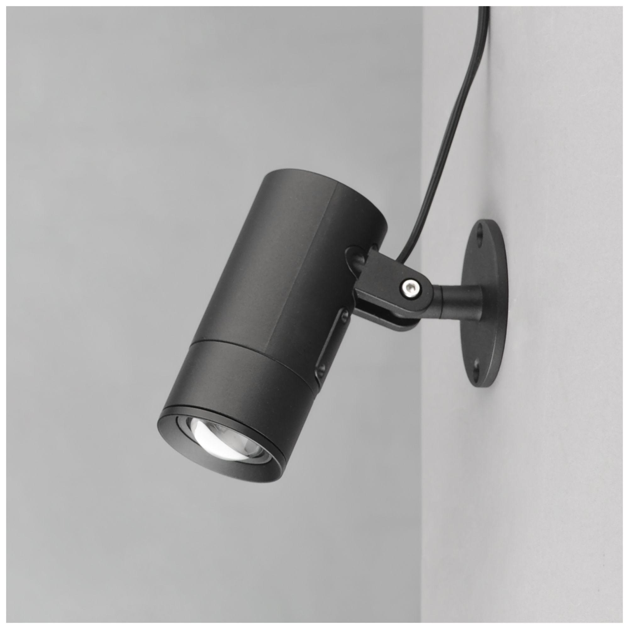 Image 5 ET2 Alumilux Landscape 9" High Black Spotlight w CCT and Beam more views