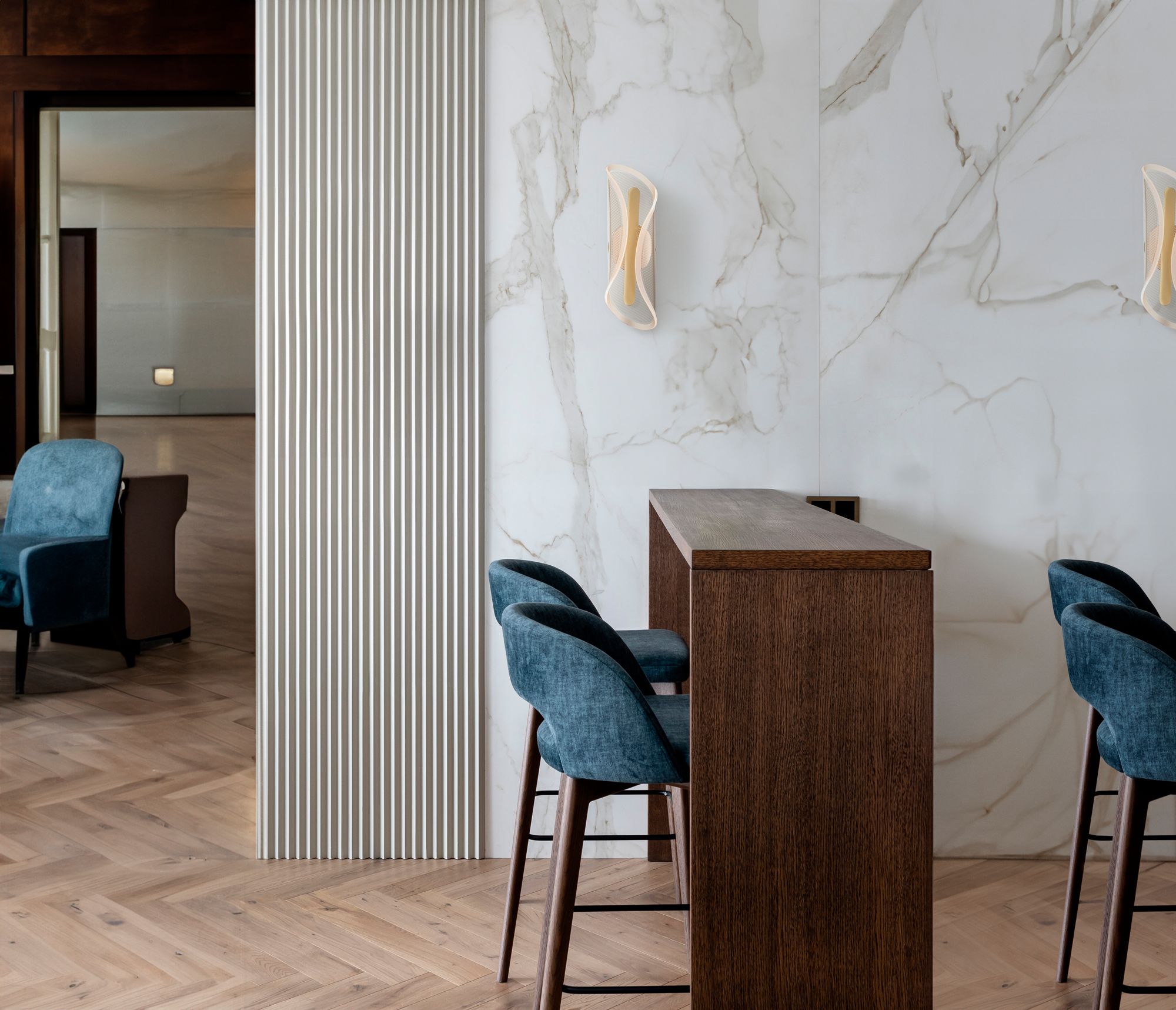 Image 7 ET2 Manta 16 1/2" High Gold LED Wall Sconce more views