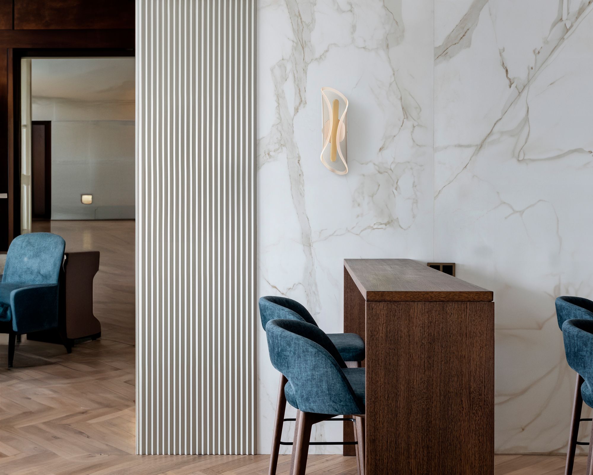 ET2 Manta 16 1/2" High Gold LED Wall Sconce