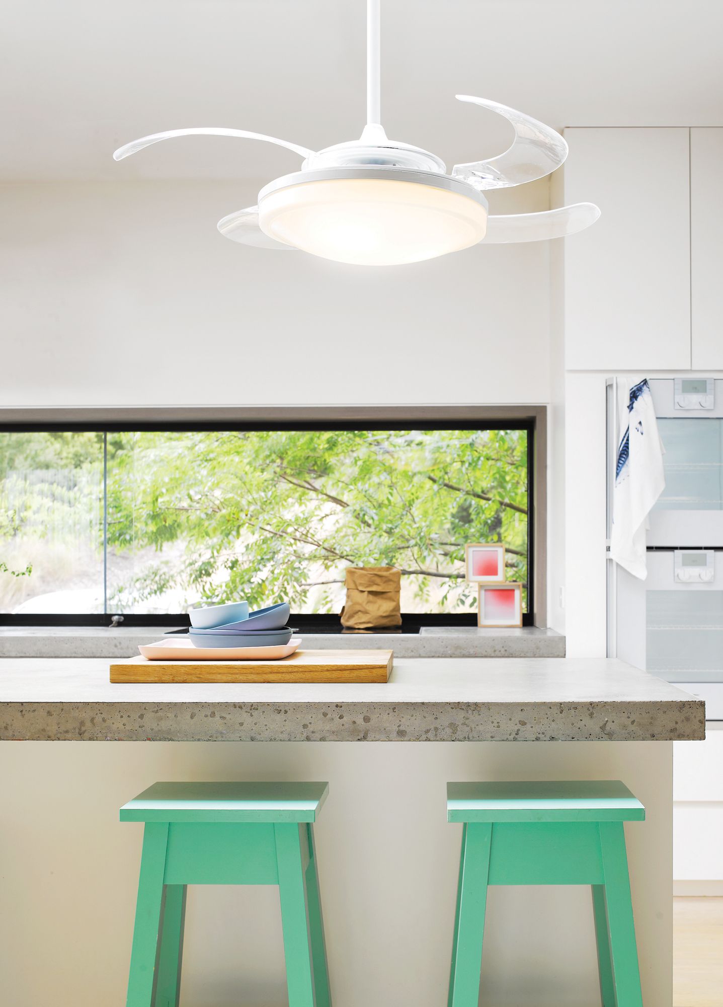 Image 3 Fanaway Evo2 48" White Retractable Blade Fan & Light more views