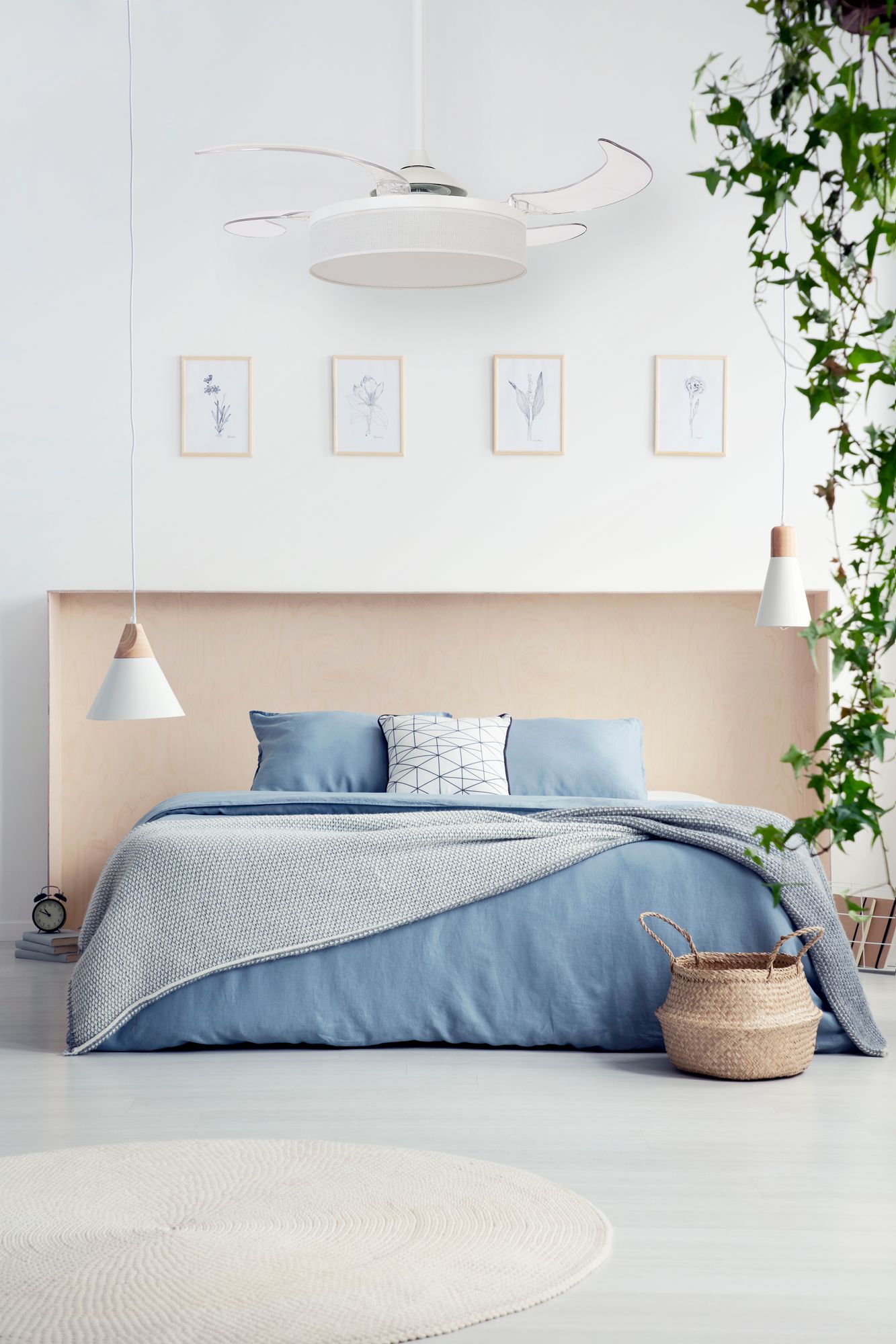 Image 2 Fanaway Fraser 48" White Retractable Blade Fan & Light more views