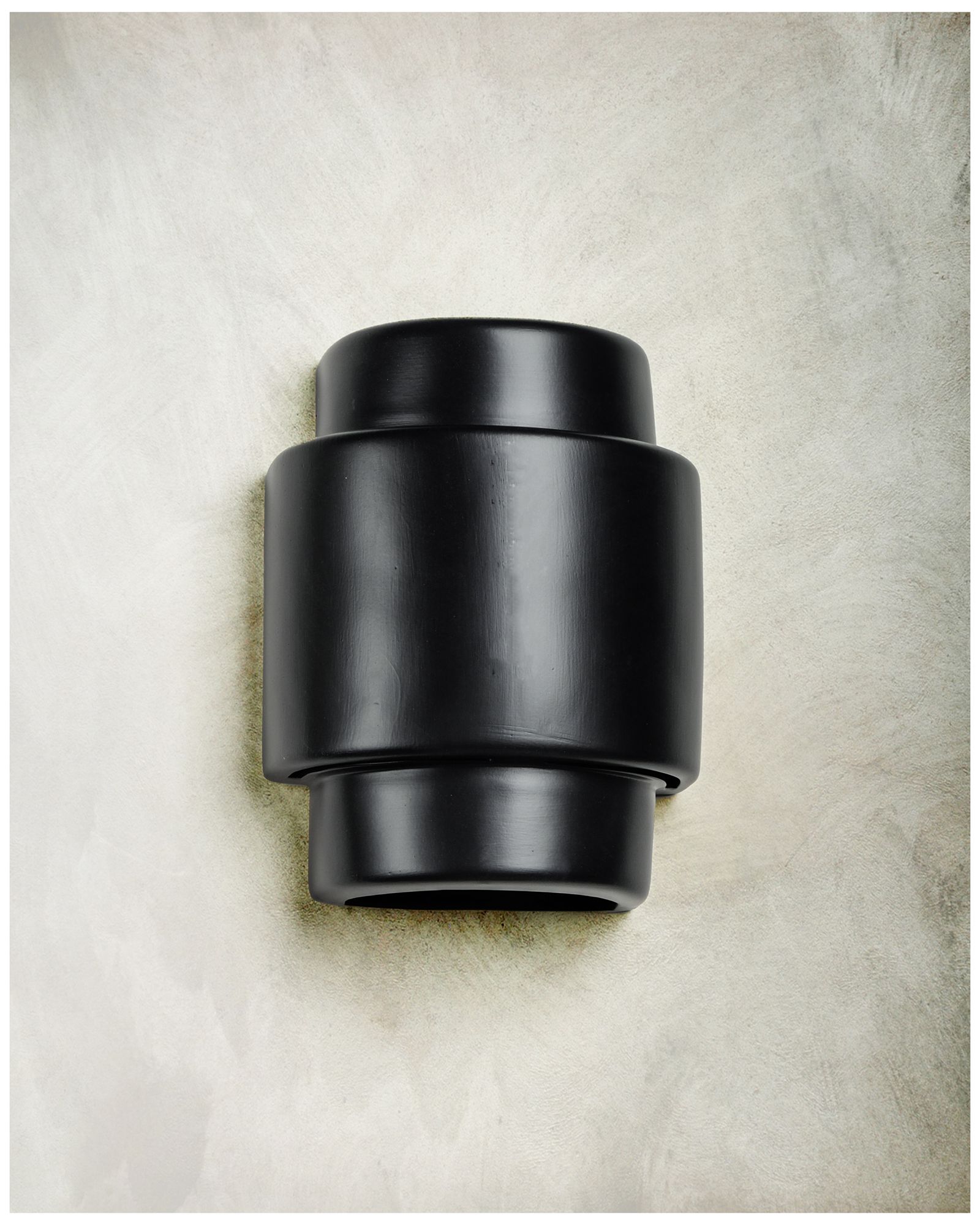 Image 3 Fasciato-13.5-inch-high-ceramic-black-up/down-LED-outdoor-wall-light more views