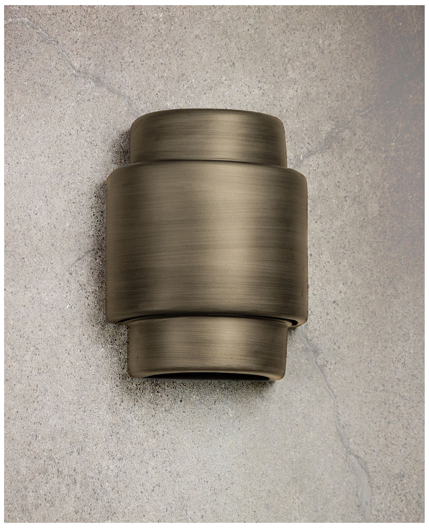 Image 3 Fasciato-13.5-inch-high-ceramic-pewter-up/down-LED-outdoor-wall-light more views