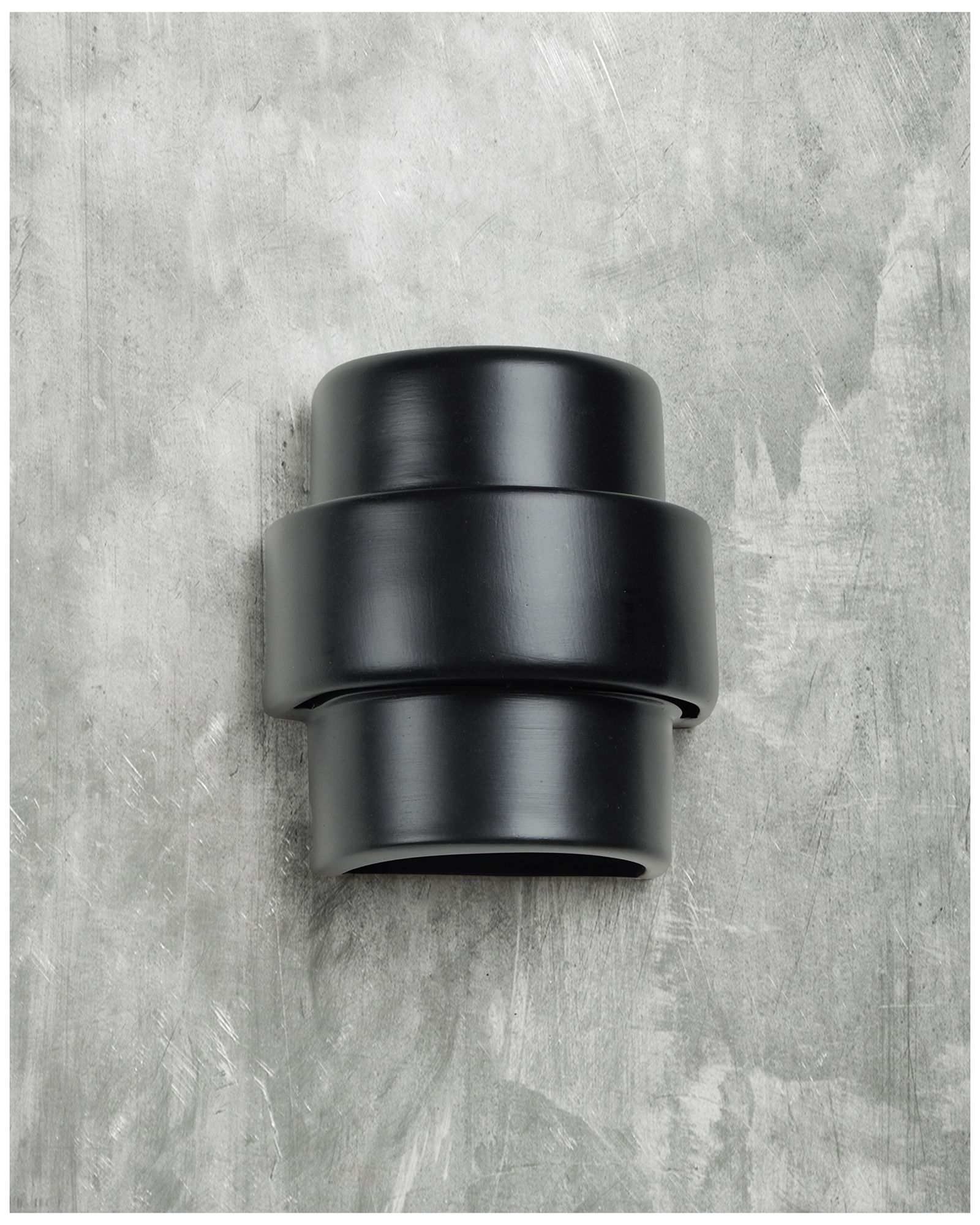 Image 3 Fasciato-9-inch-high-ceramic-black-up/down-LED-outdoor-wall-light more views