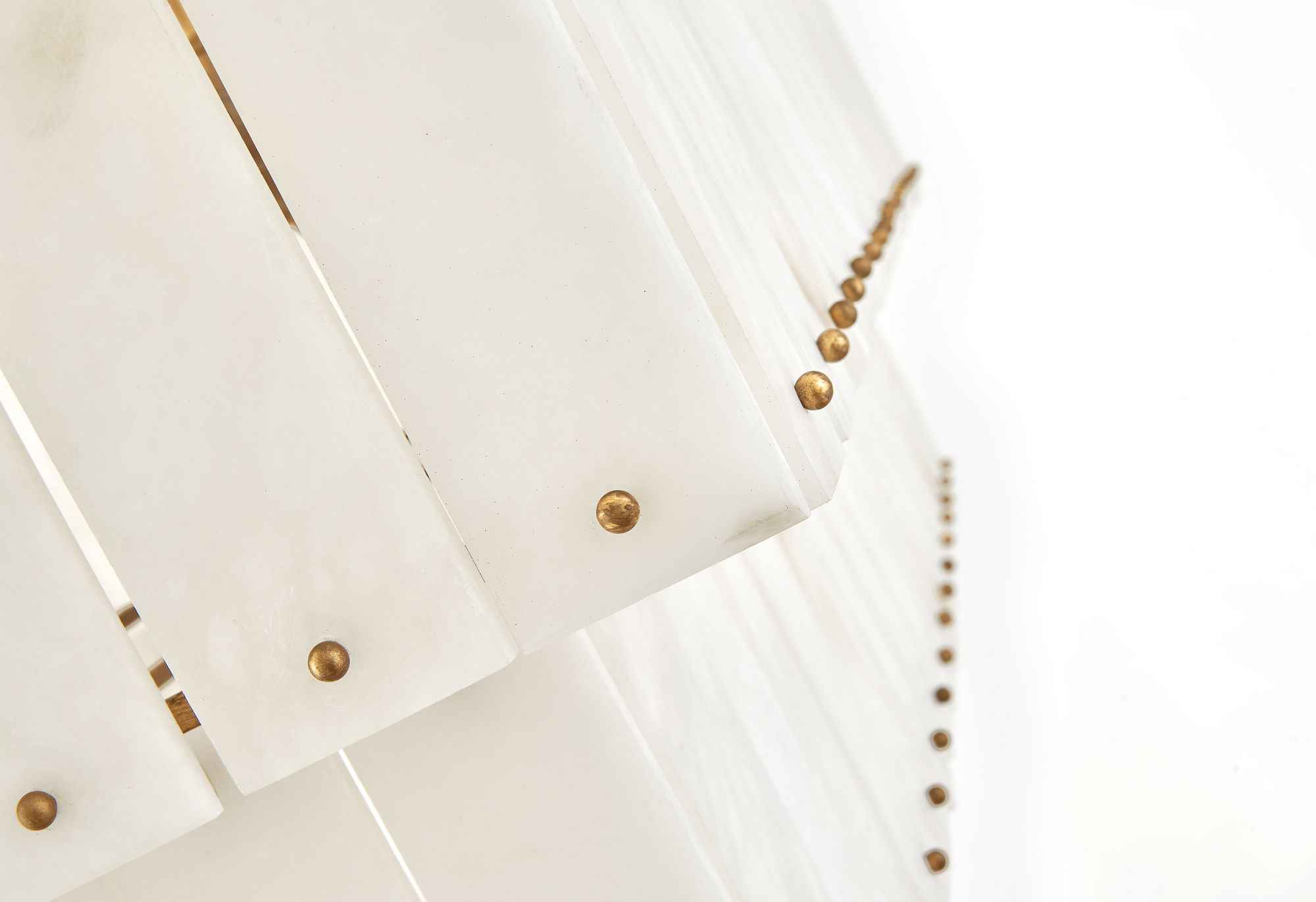 FREDRICK RAMOND CHANDELIER SIMONE Medium Eight Light Linear Burnished Gold