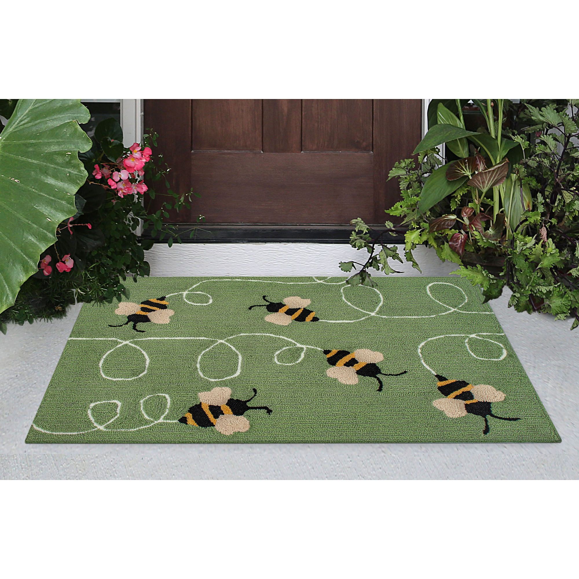Thumbnail1 of Frontporch Buzzy Bees 443706 20"x30" Green Outdoor Area Rug