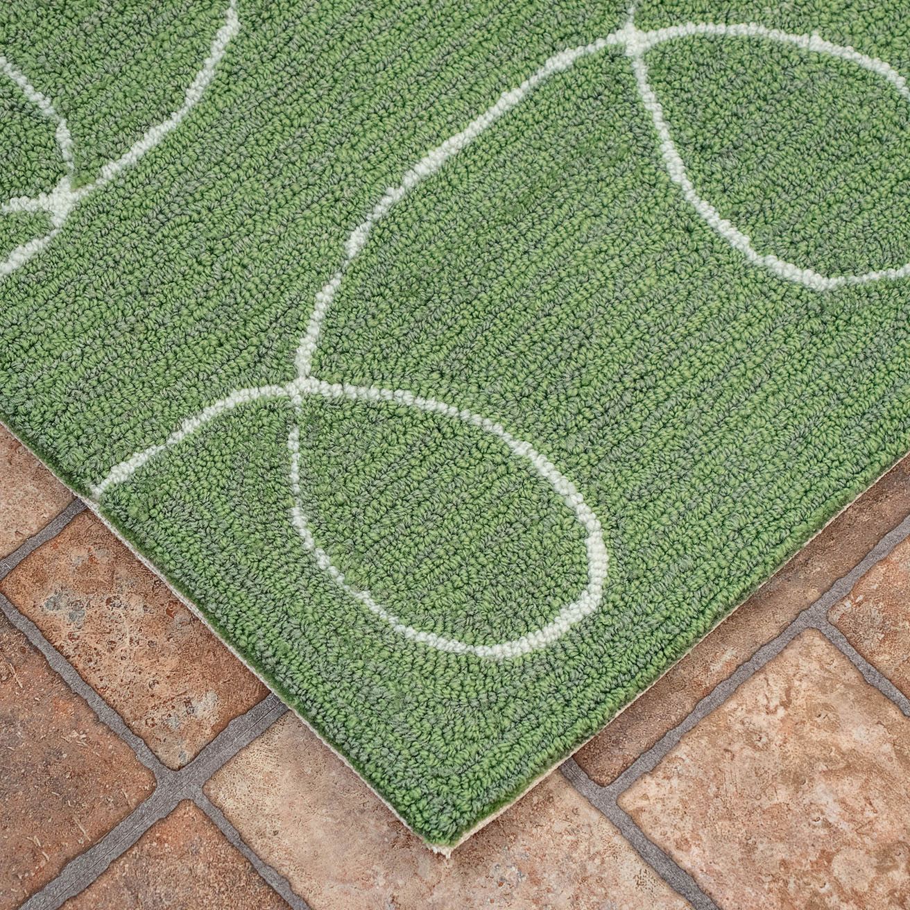 Thumbnail4 of Frontporch Buzzy Bees 443706 20"x30" Green Outdoor Area Rug more views