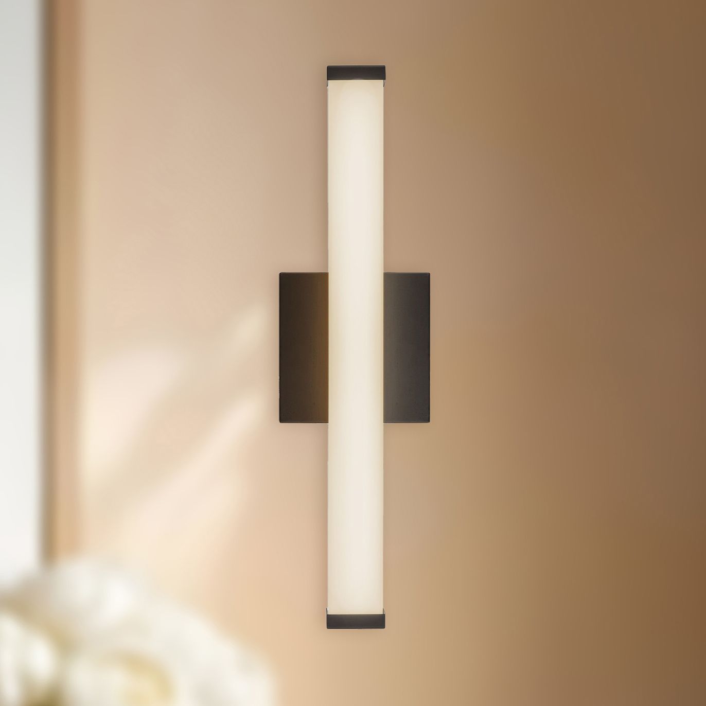 Geri 18-in Black dimmable LED Wall/Vanity Light