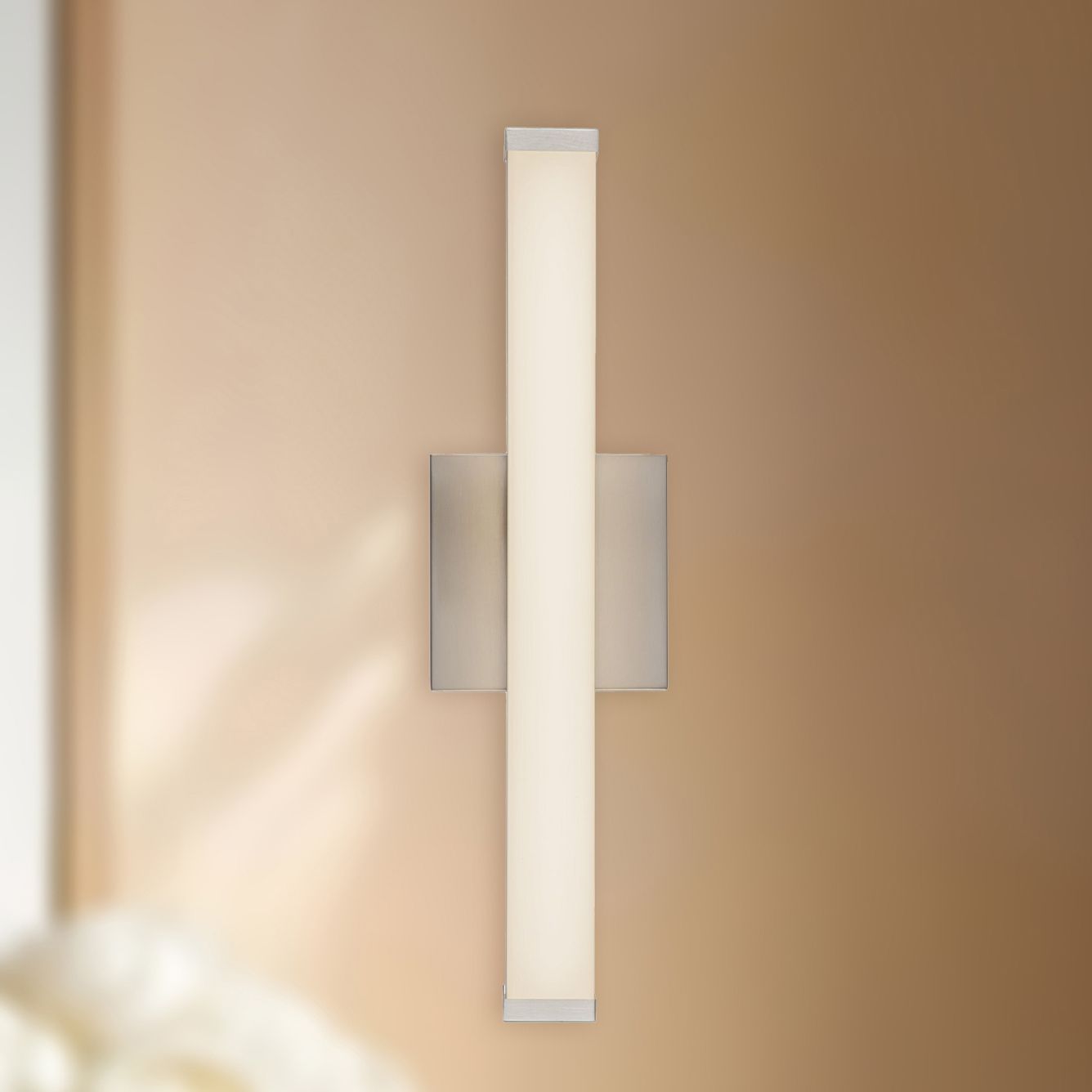 Geri 18-in Brushed Nickel dimmable LED Wall/Vanity Light