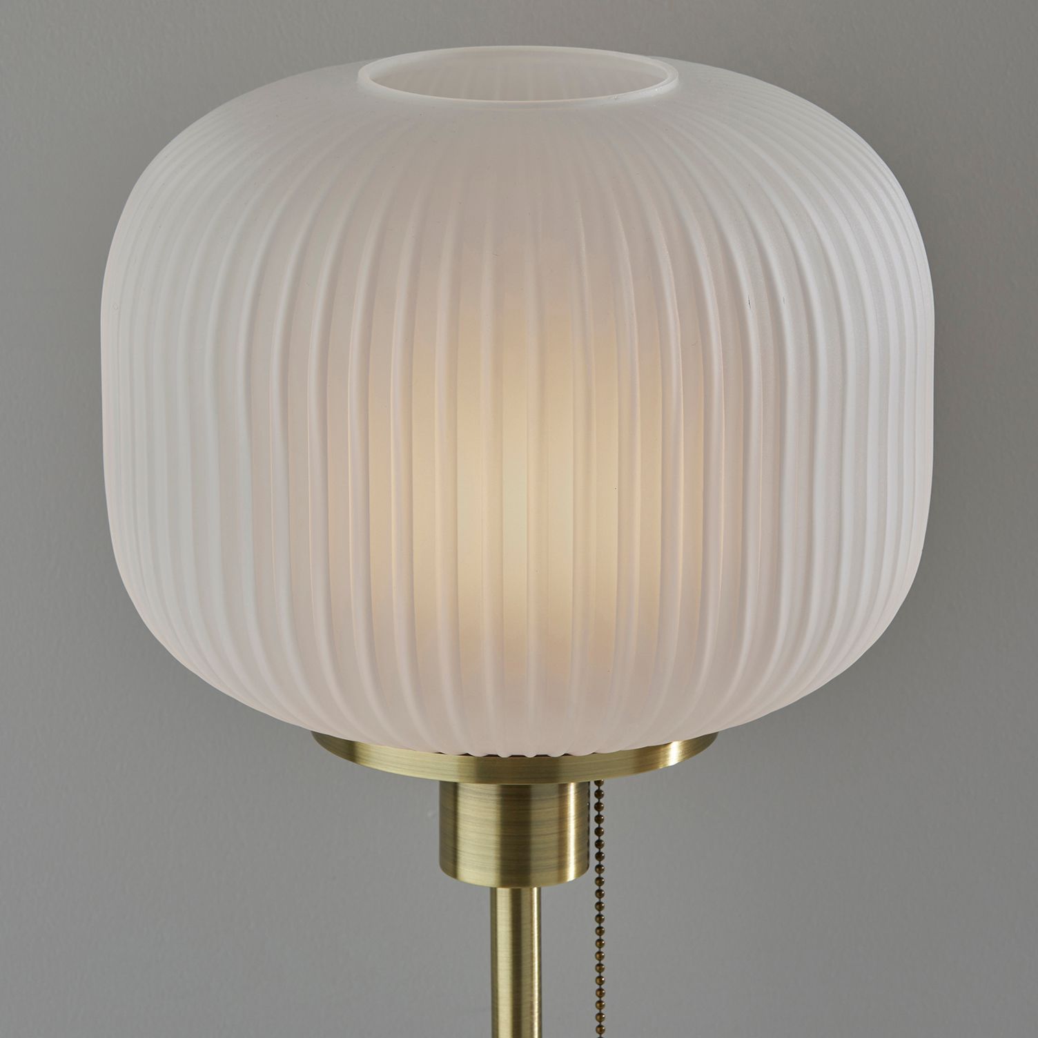 ribbed glass accent lamp