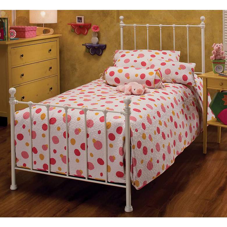 Image 1 Hillsdale Molly White Bed (Twin)