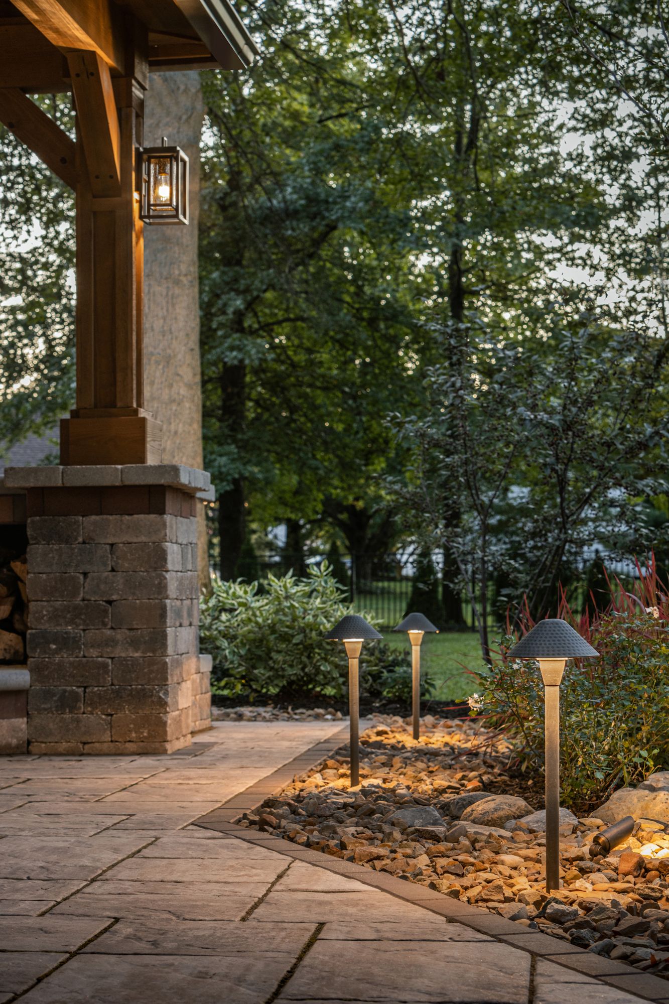 Hinkley Hardy Island 15 1/2" Matte Bronze Landscape Path Light in scene