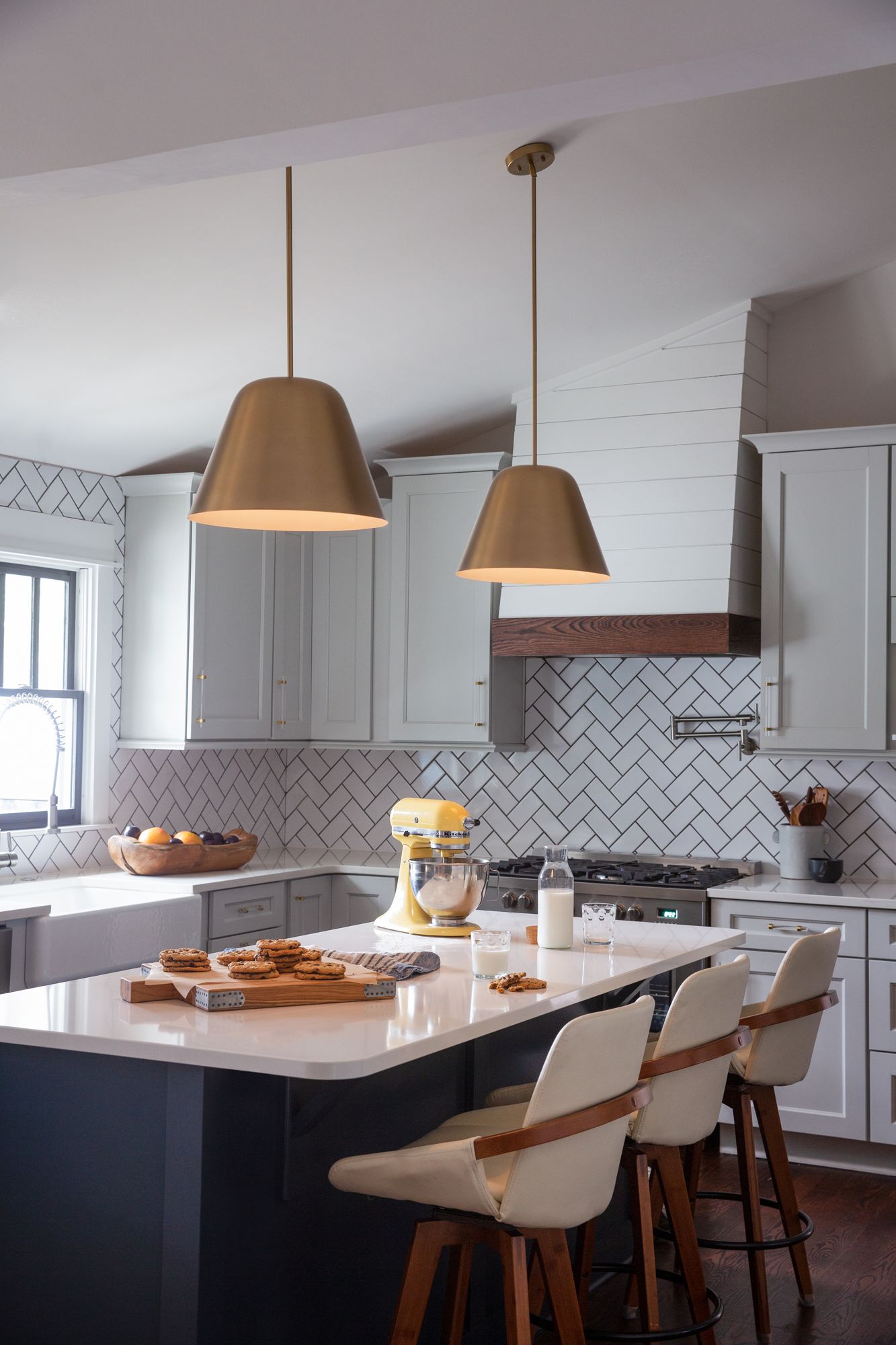 Hinkley Madi 16" Wide Lacquered Brass and Black Pendant Light