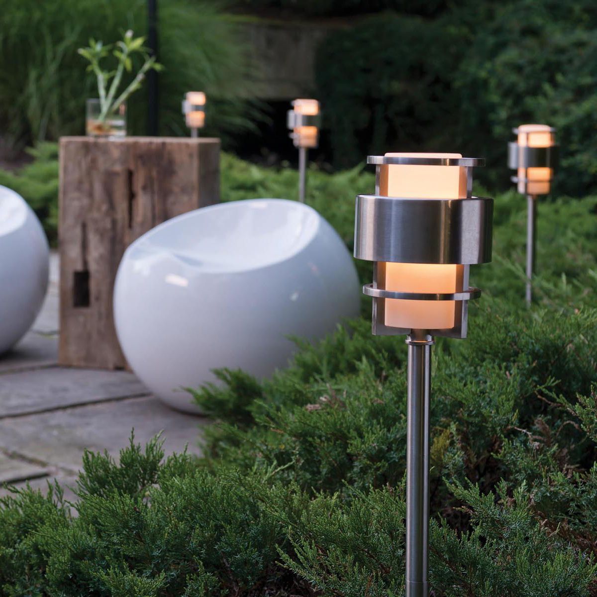 Image 6 Hinkley Saturn 22" High Low Voltage Landscape Path Light more views