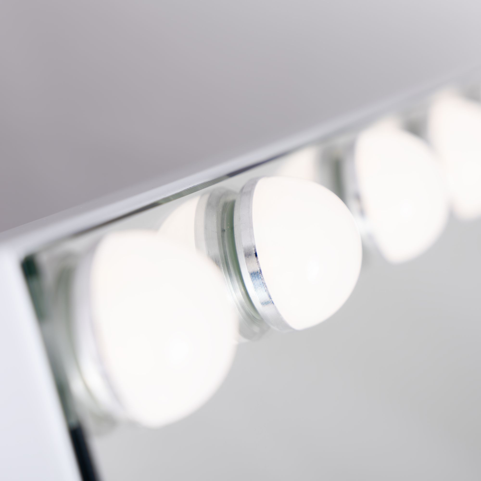 Image 3 Hollywood Matte White 15-Light LED Horizontal Makeup Mirror more views