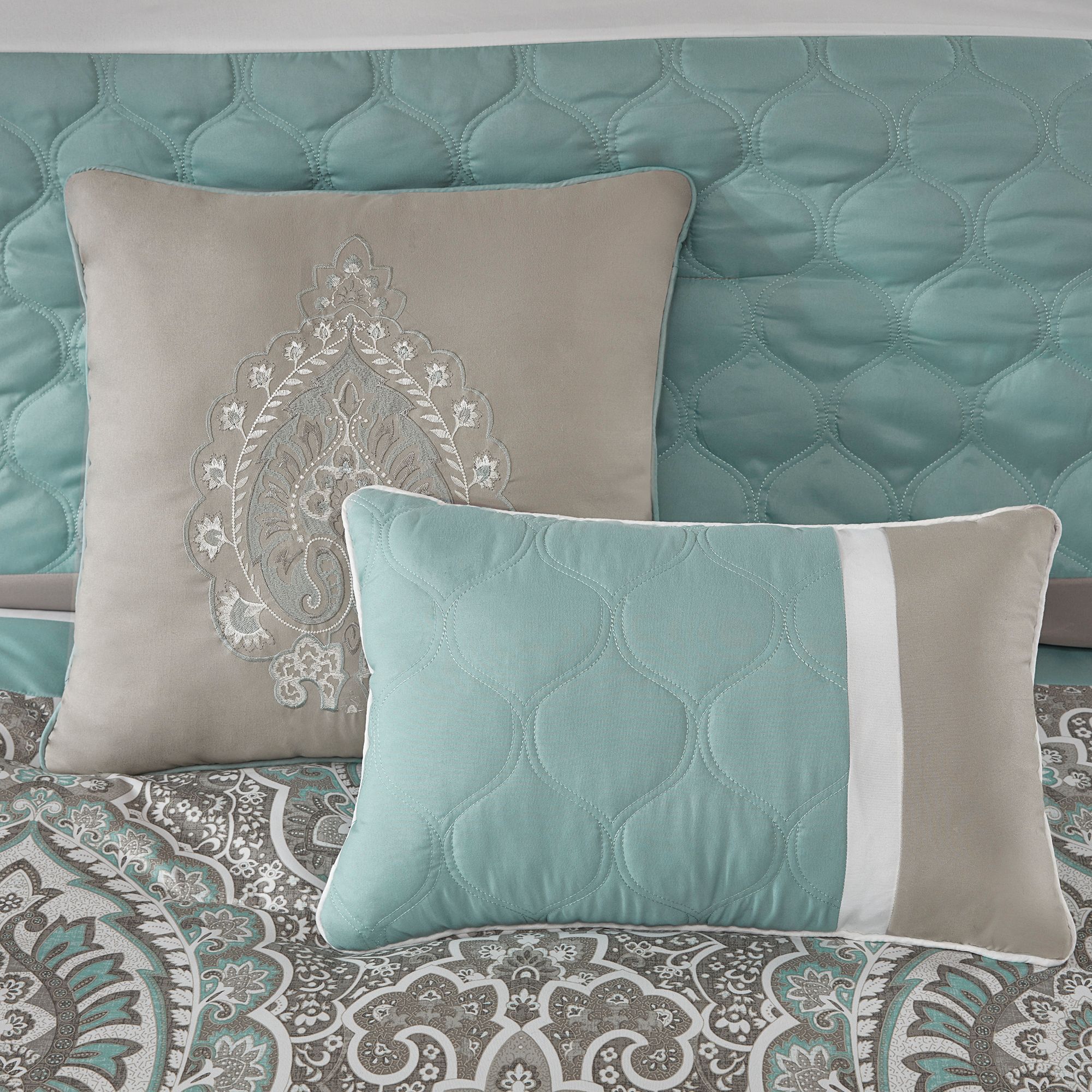 Josefina Seafoam White 8-Piece Cal King Comforter Bed Set