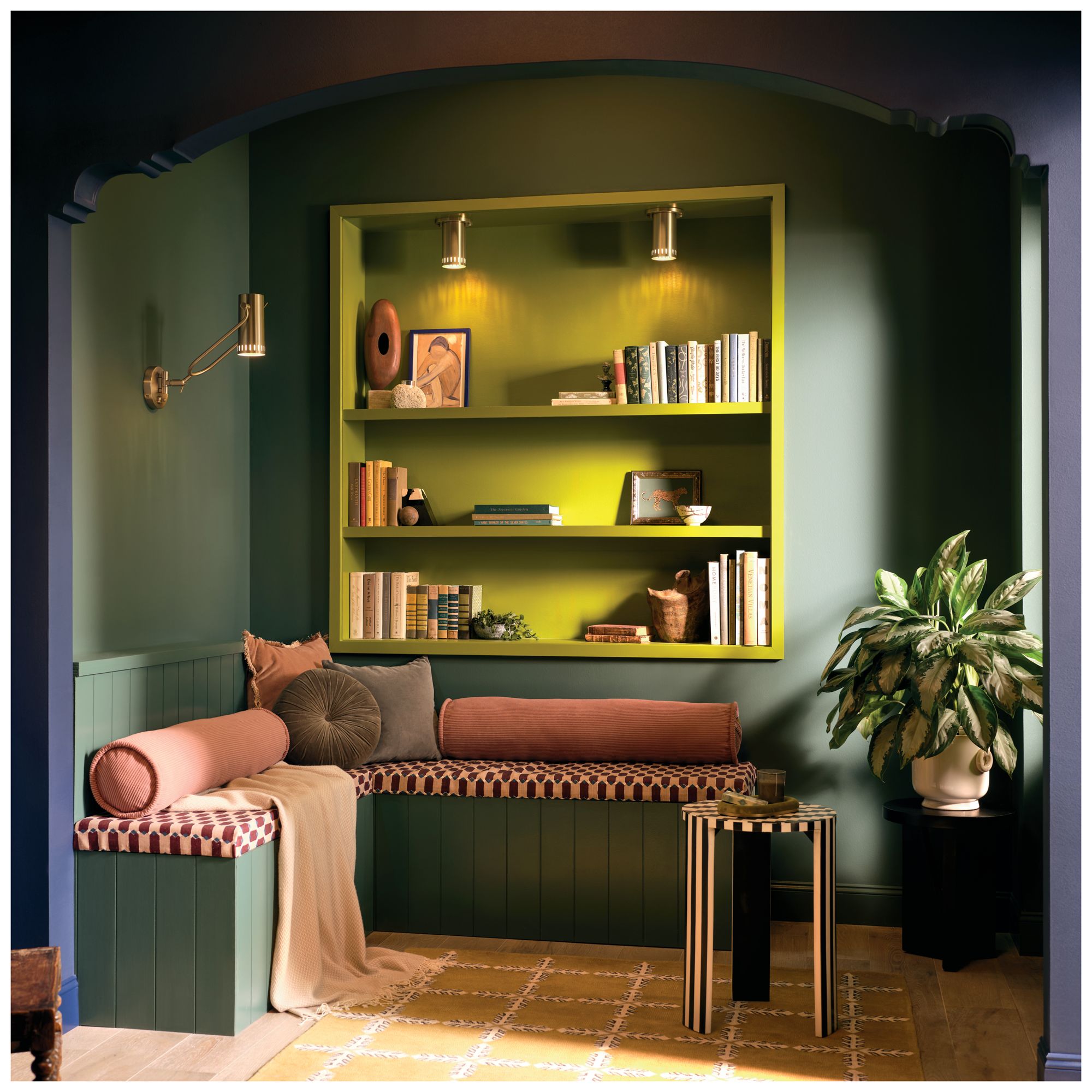 Kichler Ruehl 15" 1Lt Swing Arm Wall Sconce in Lacquered Brass