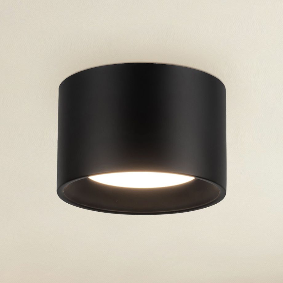 Kuzco Uma Black Collection