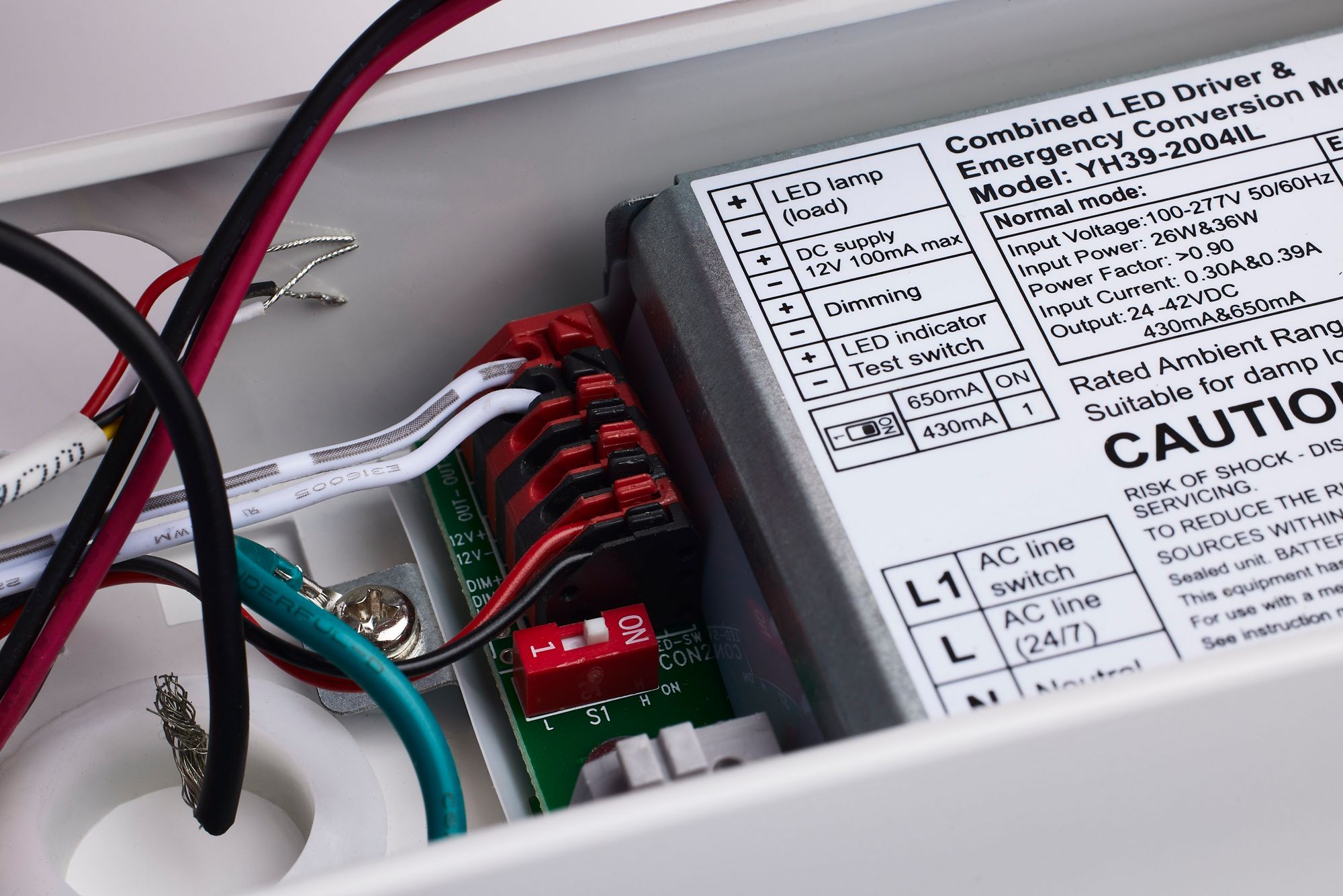 LED 2 Ft Linear Strip Light 20W CCT Selectable; 100-277V