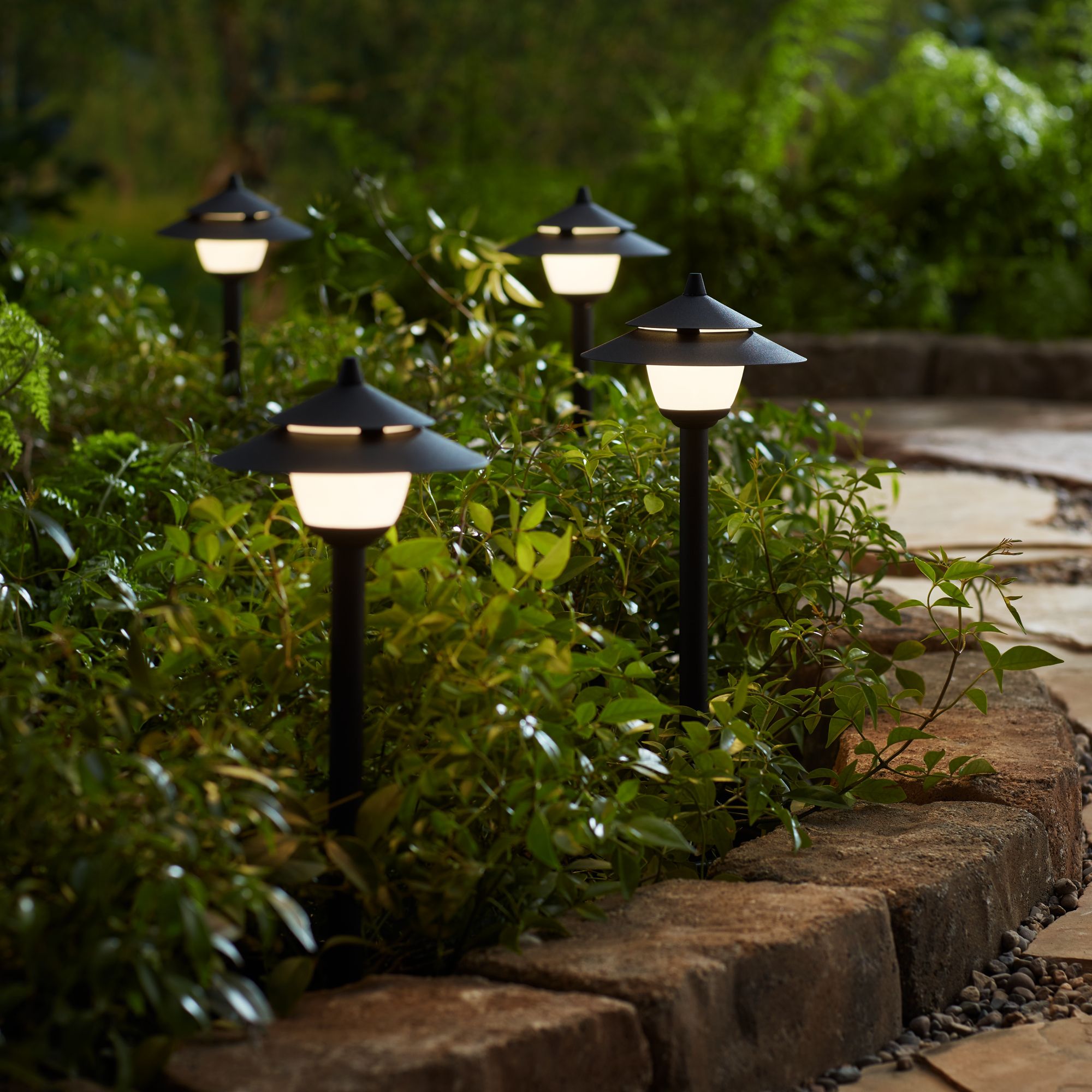 LED Pagoda and Spot Light Landscape Kit