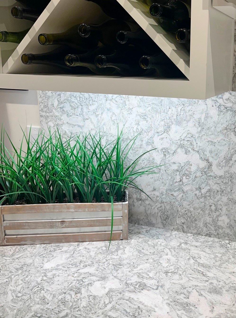 Image 2 LEDing Edge 14" Under Cabinet Tube Light more views