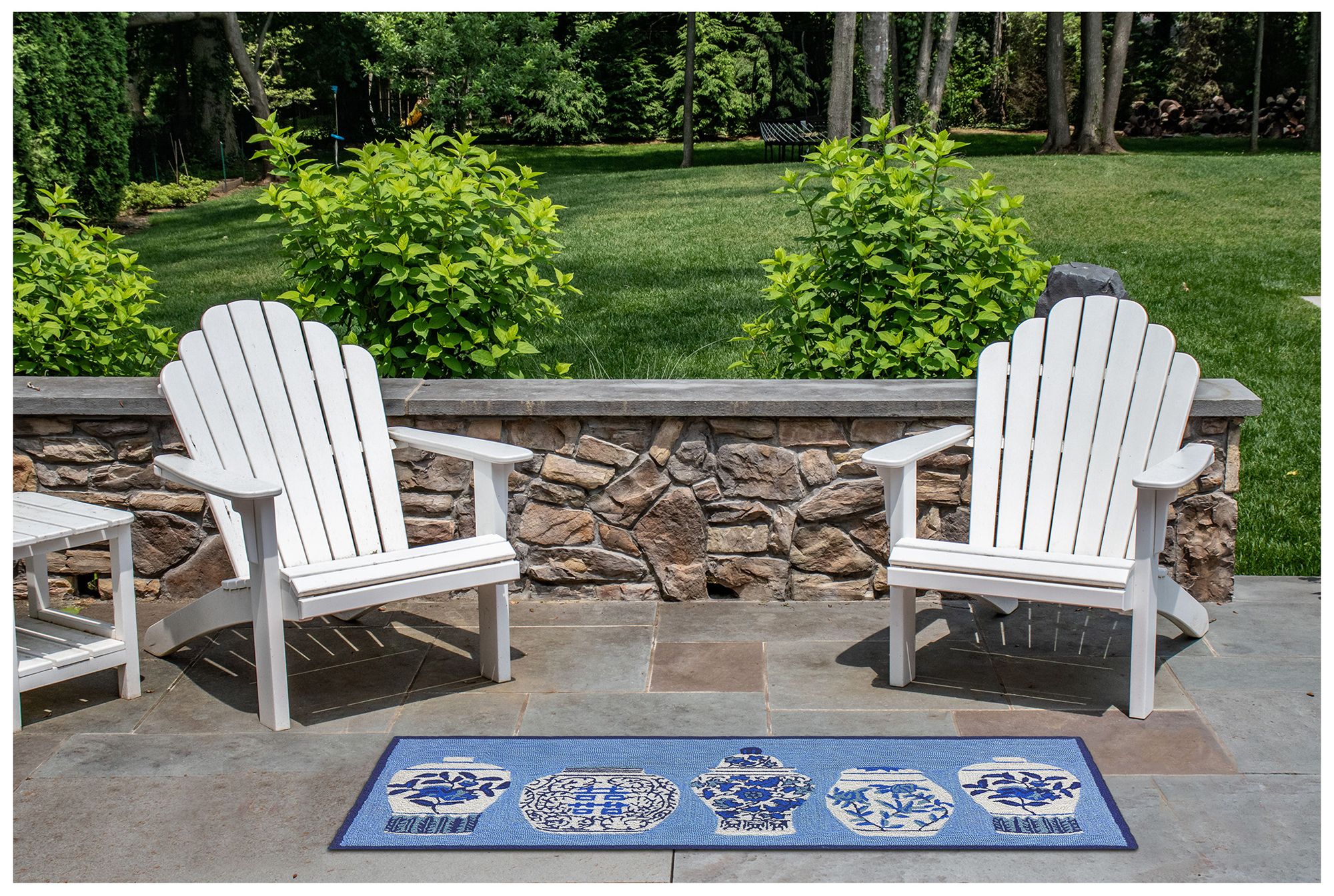 Liora Manne Frontporch Ginger Jars Indoor/Outdoor Mat Blue 2'x5'