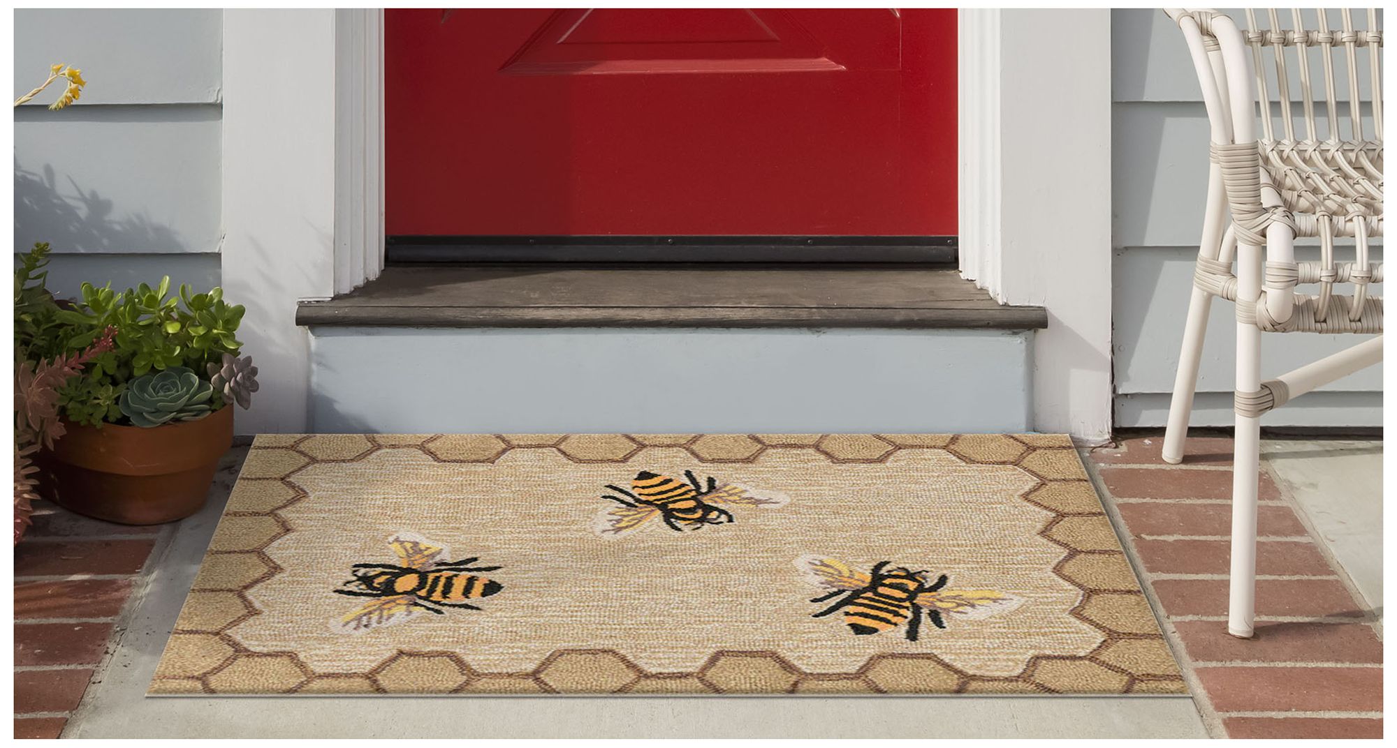 Liora Manne Frontporch Honeycomb Bee Indoor/Outdoor Mat Natural 1'8"x2'6"