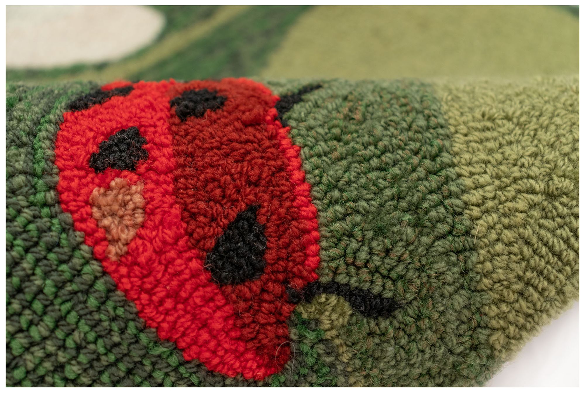 Liora Manne Frontporch Ladybugs Indoor/Outdoor Mat Green 1'8"x2'6"