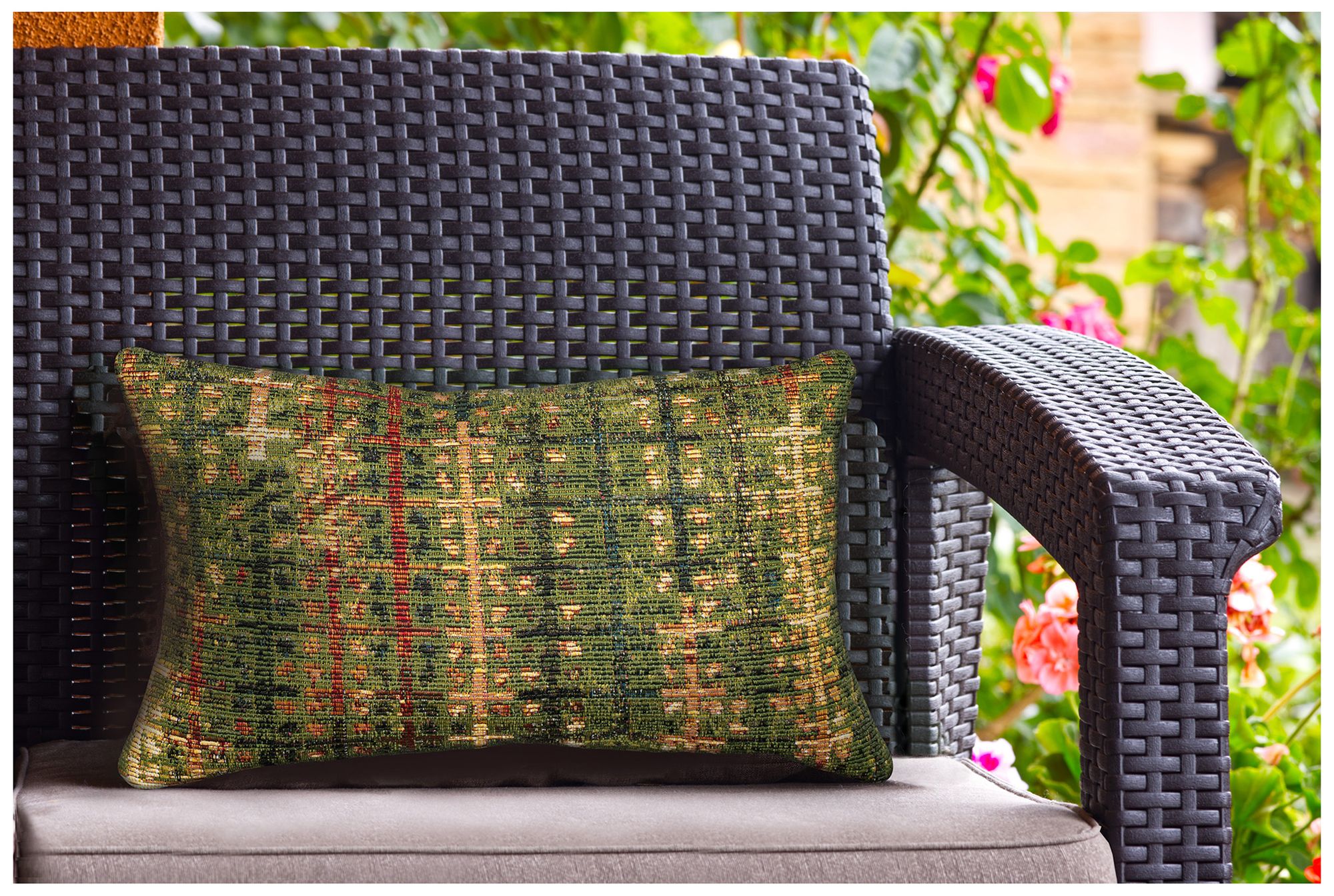 Image 2 Liora Manne Marina Sienna Indoor/Outdoor Pillow Green 12"x18" more views