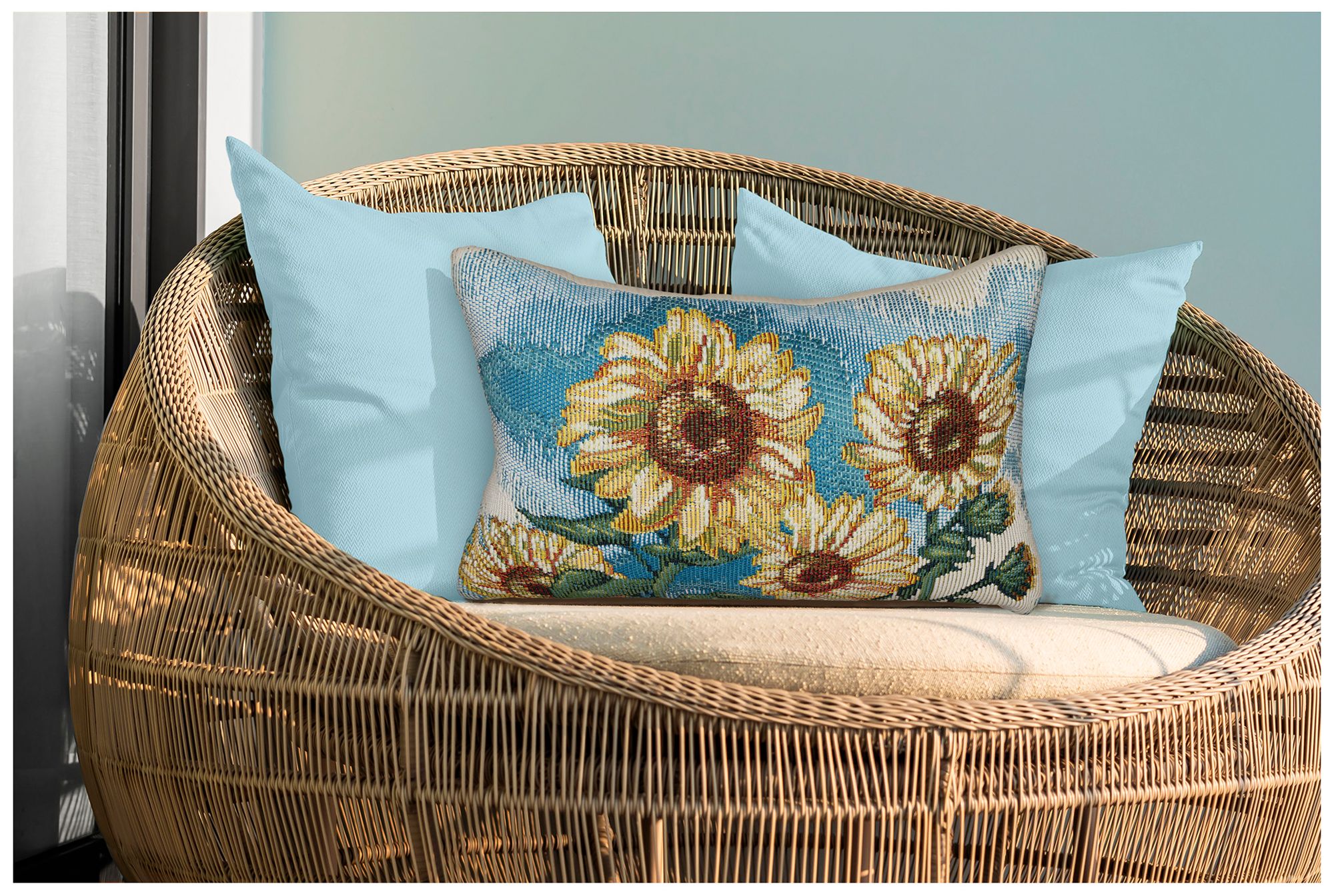 Liora Manne Marina Sunny Day Indoor/Outdoor Pillow Blue 12"x18"