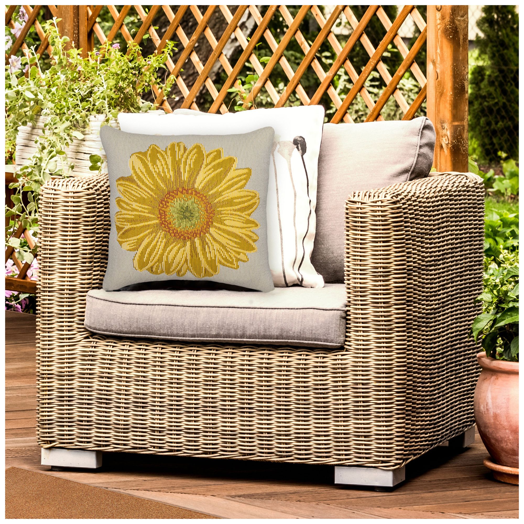 Image 3 Liora Manne Marina Yellow Flower Indoor/Outdoor Pillow Yellow 18"x18 more views