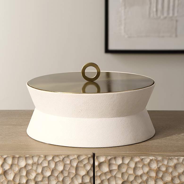 Image 1 Luxe 5.5" high x 10" Round Box